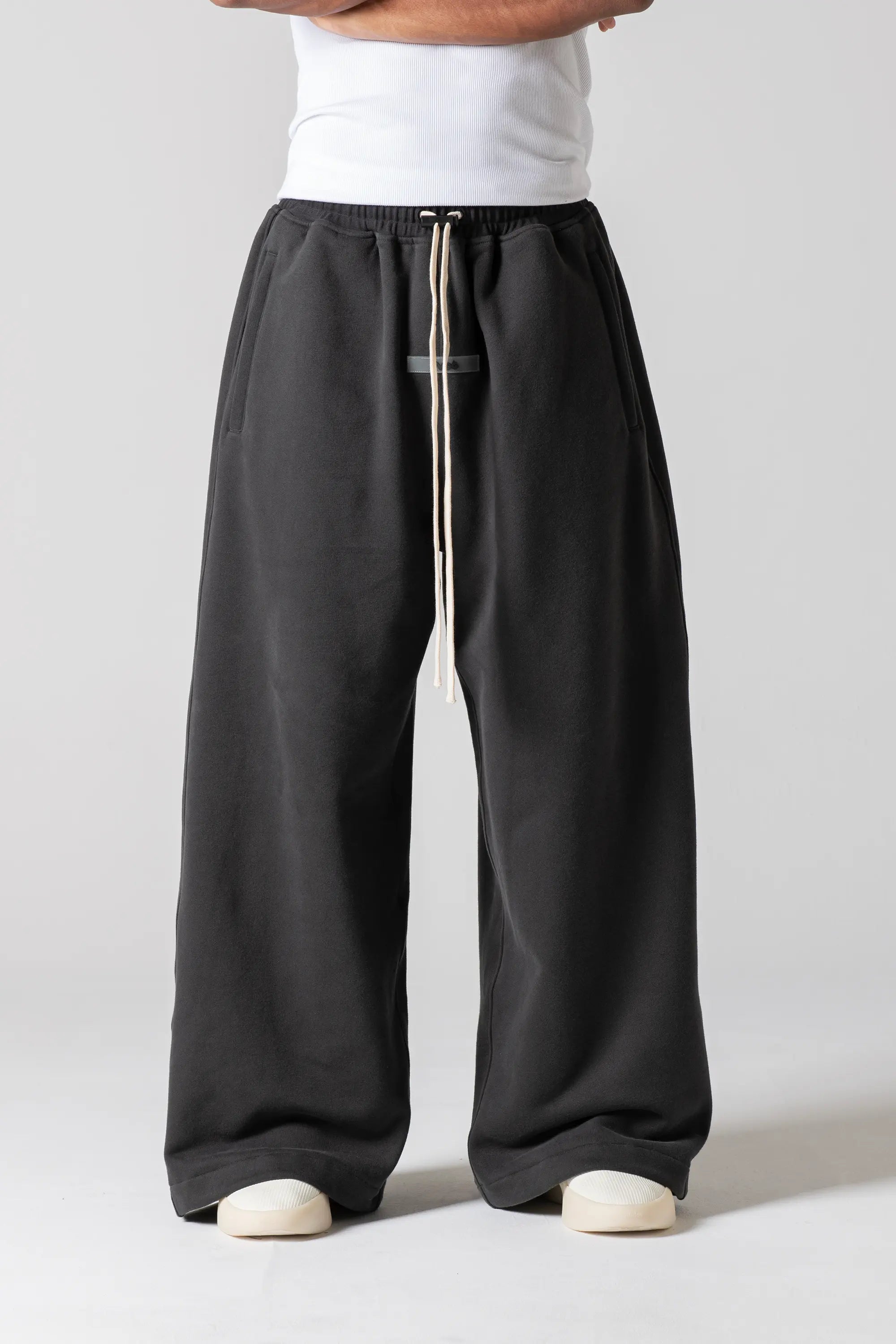 air PVOT/EXワイドスウェットパンツ Pvot Athleisure Ex-Wide Sweat Pants (Black)