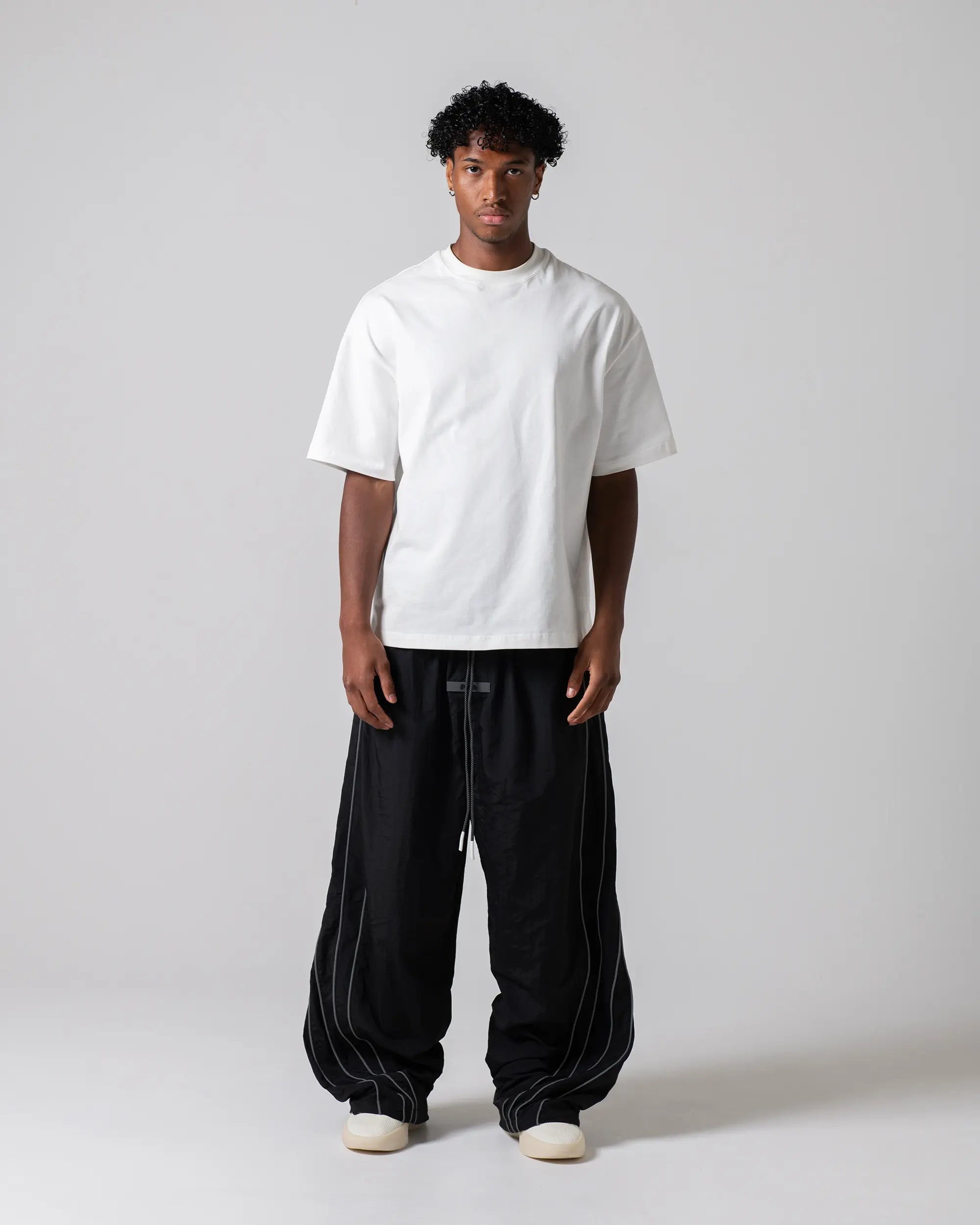 Tops : XL size (185cm / 75kg)
Bottoms : XXL size (185cm / 75kg)