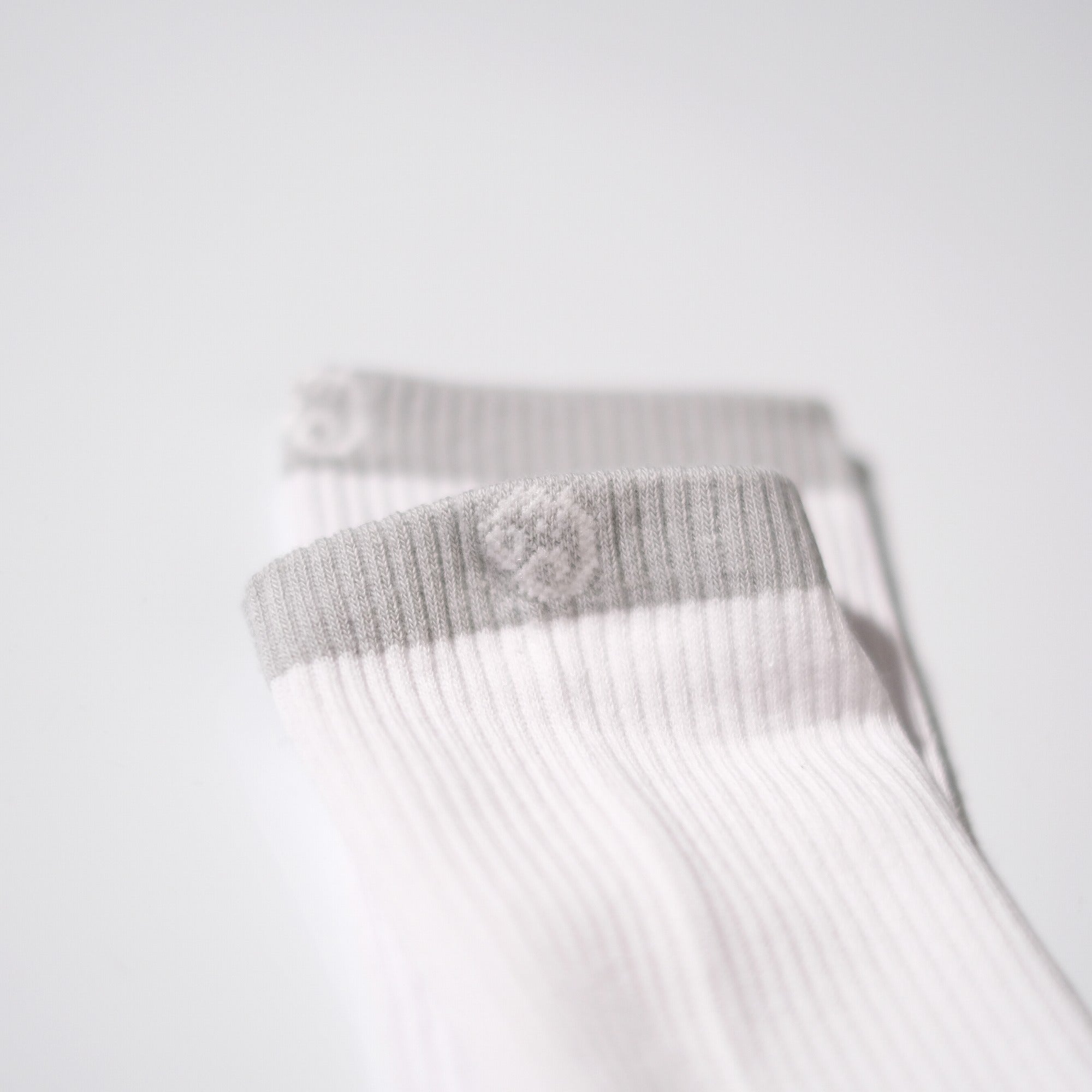Pvot Mlatt Socks (White / Gray)