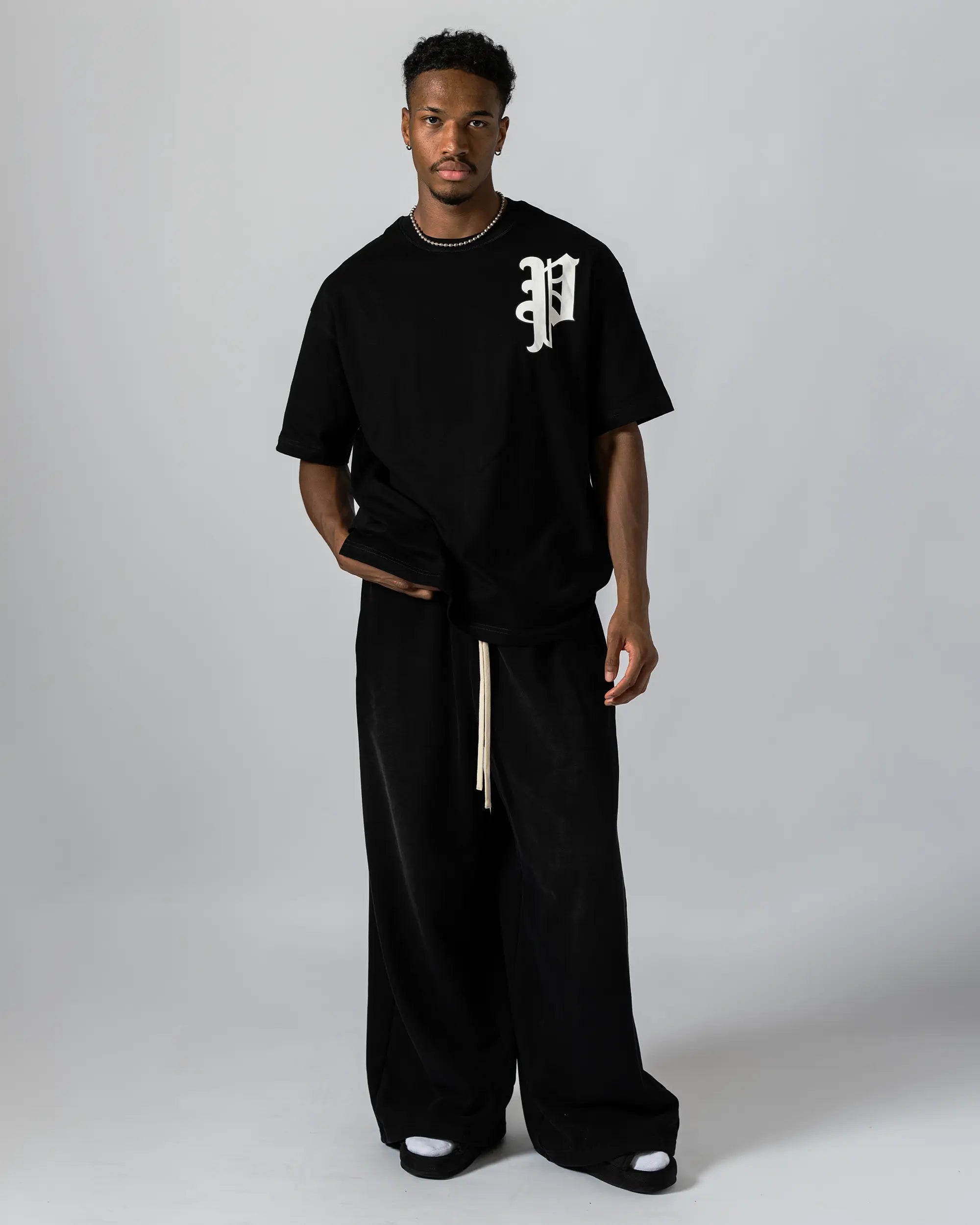 "Privé" Big Logo T-Shirts (Black)
