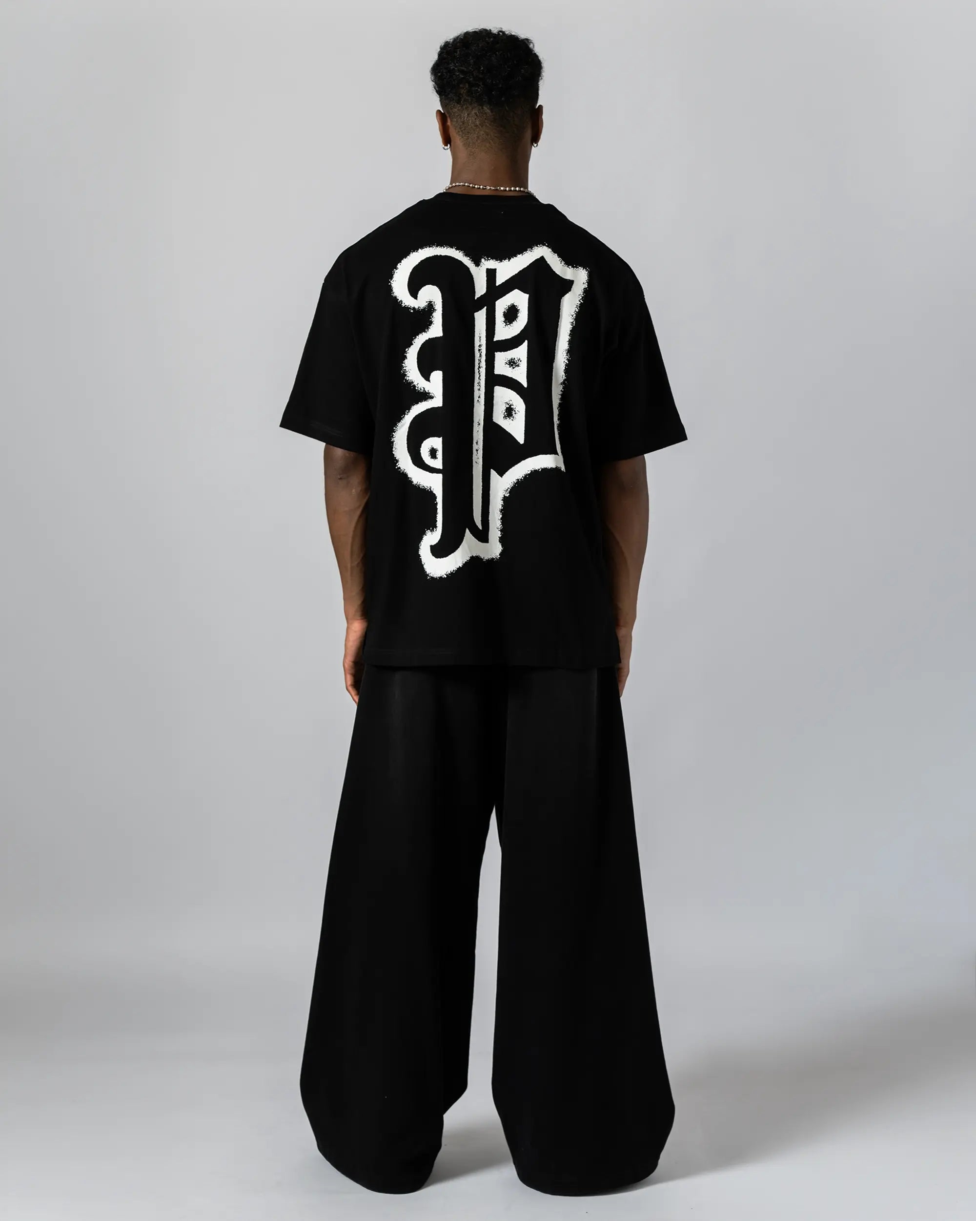 "Privé" Big Logo T-Shirts (Black)