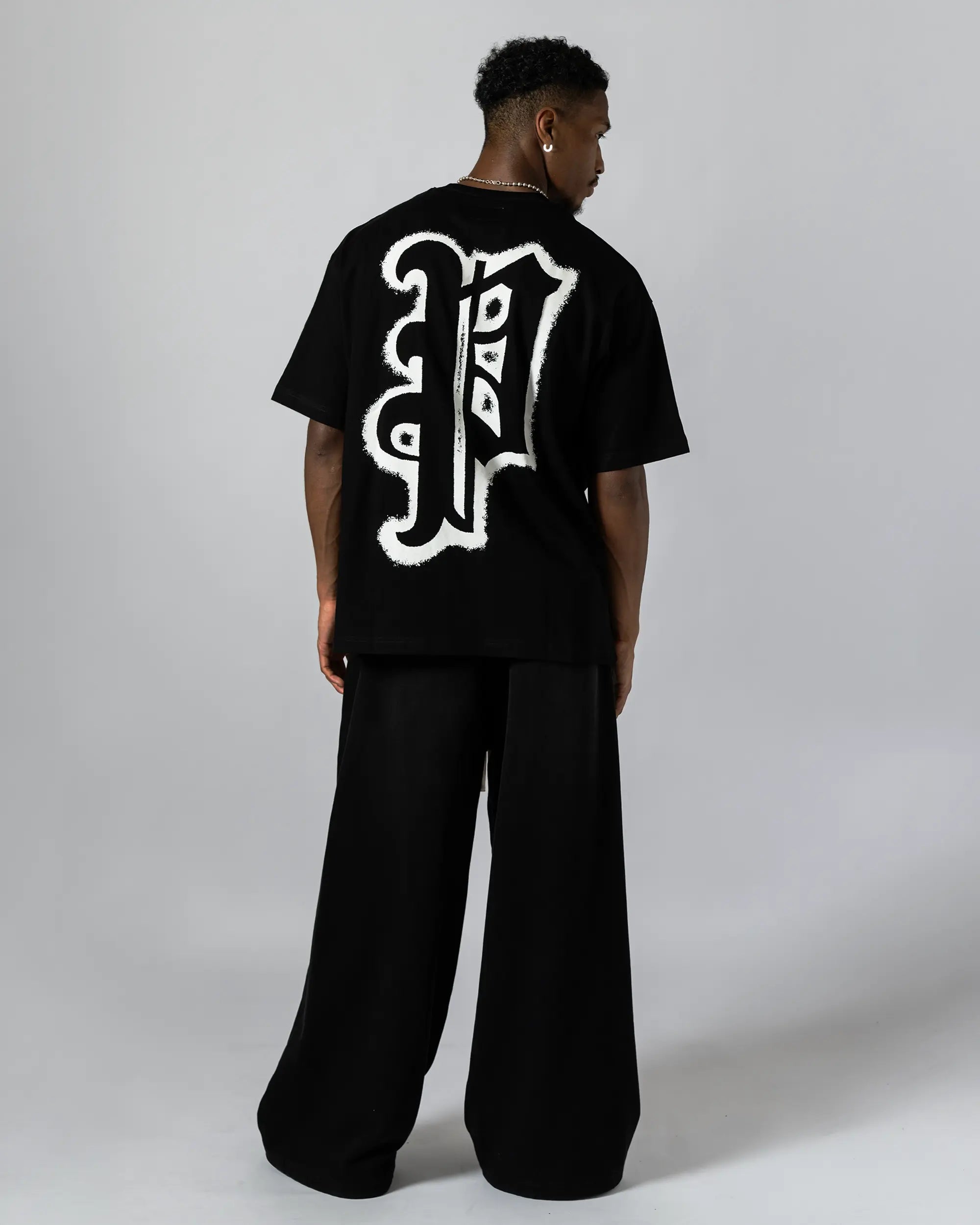 "Privé" Big Logo T-Shirts (Black)