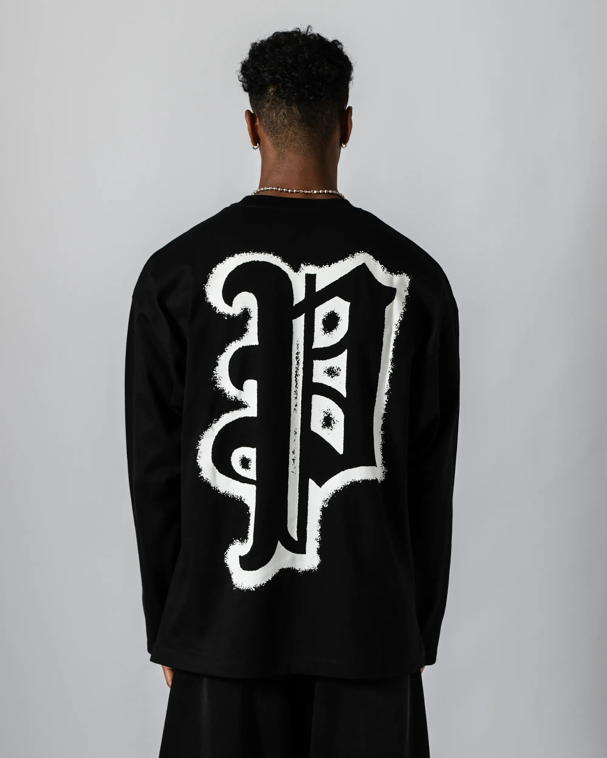 Privé Big Logo Long Sleeve T-Shirts (Black)