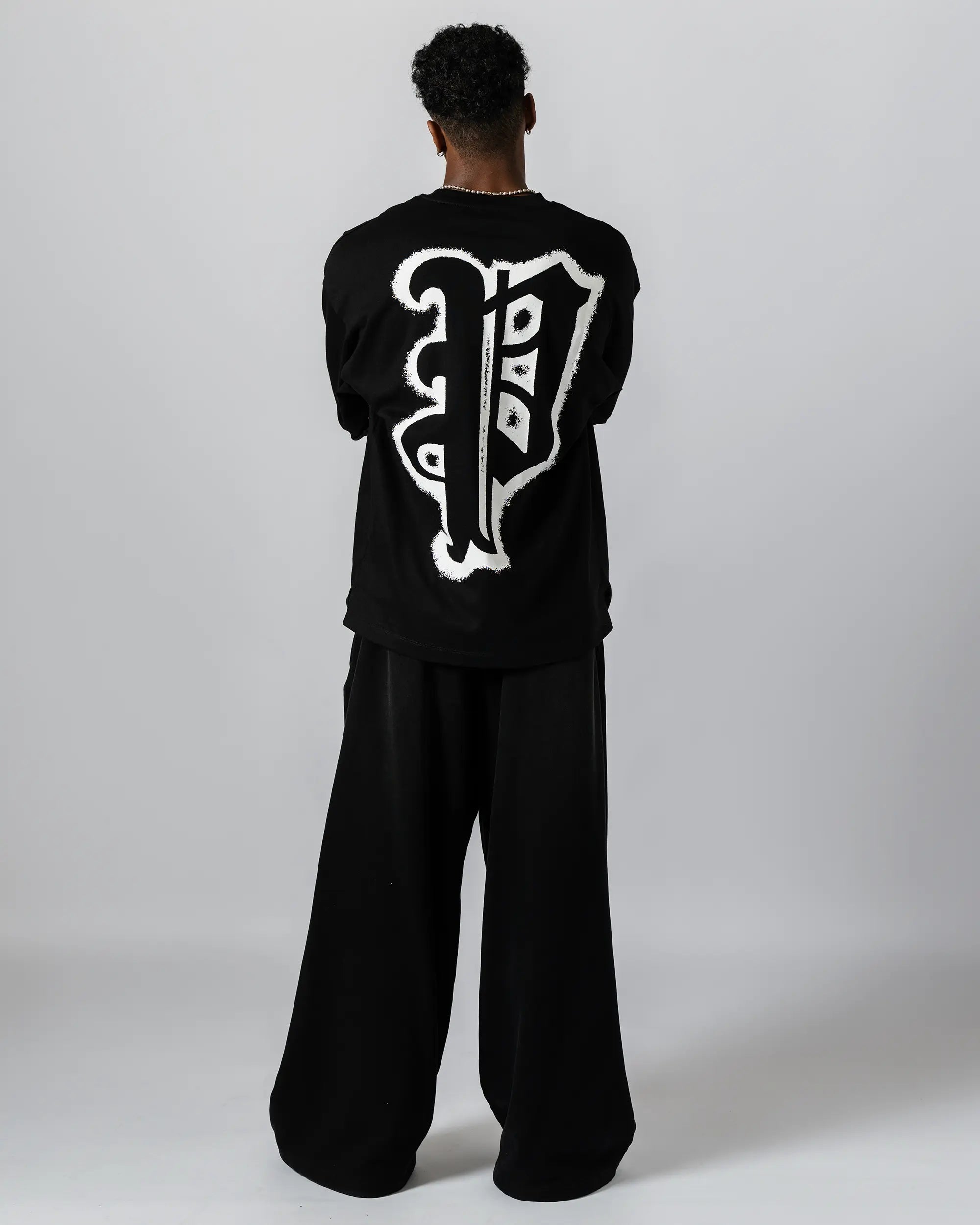 Privé Big Logo Long Sleeve T-Shirts (Black)