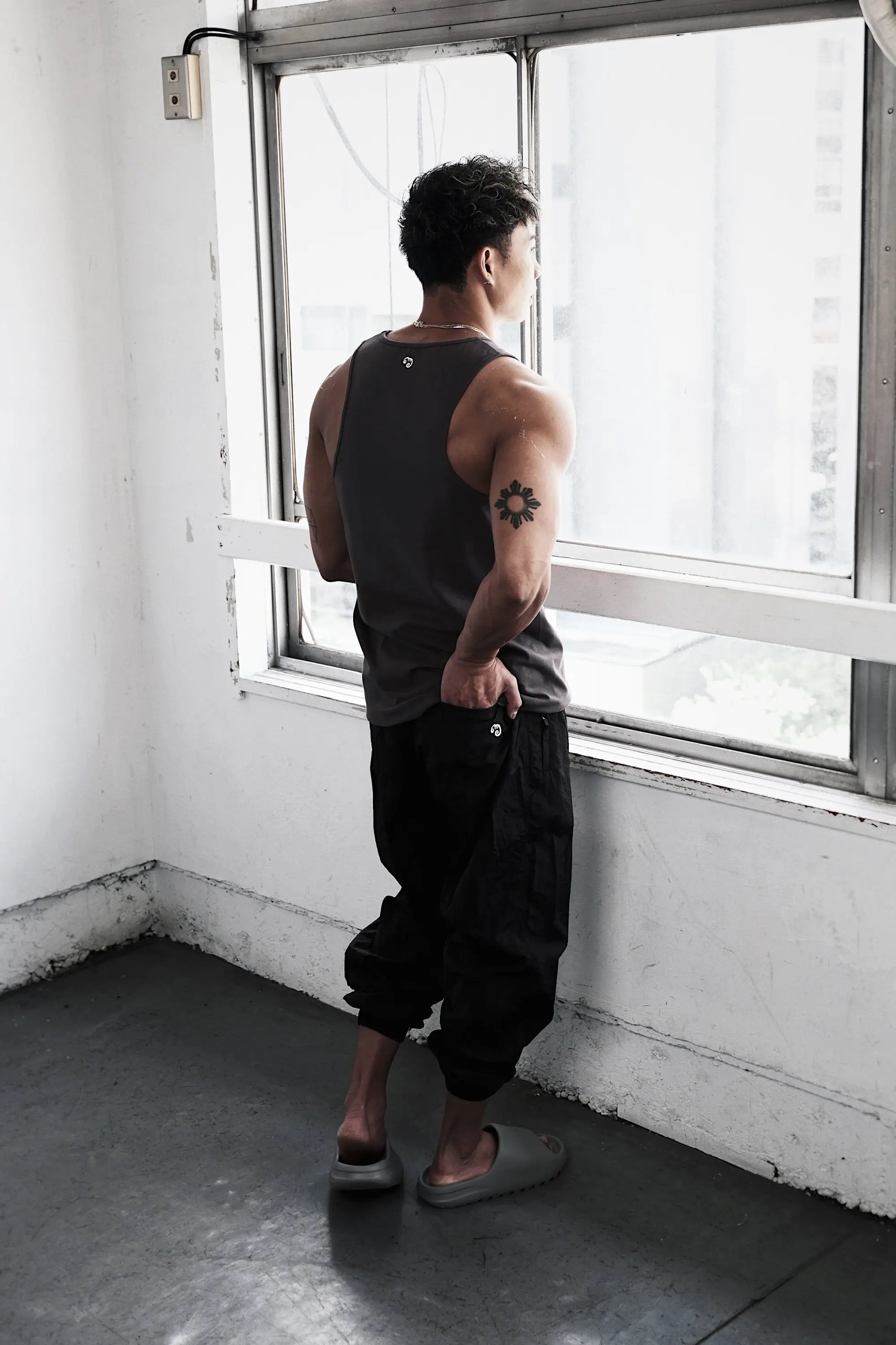 Pvot Athleisure Basic Tank Ver.2 (Dark Gray)