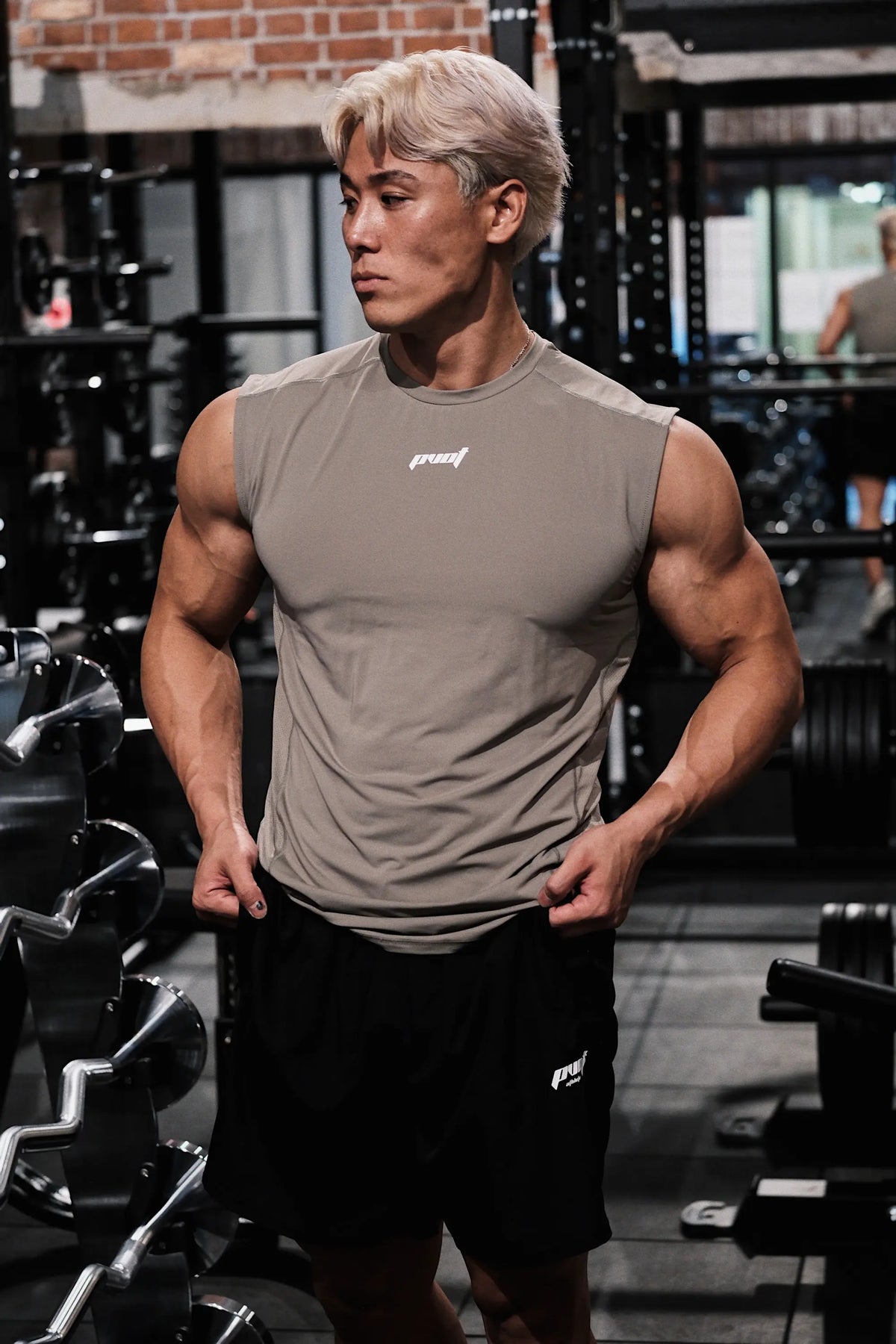 Tops : XXL size (178cm / 88kg)
Bottoms : XL size (178cm / 88kg)