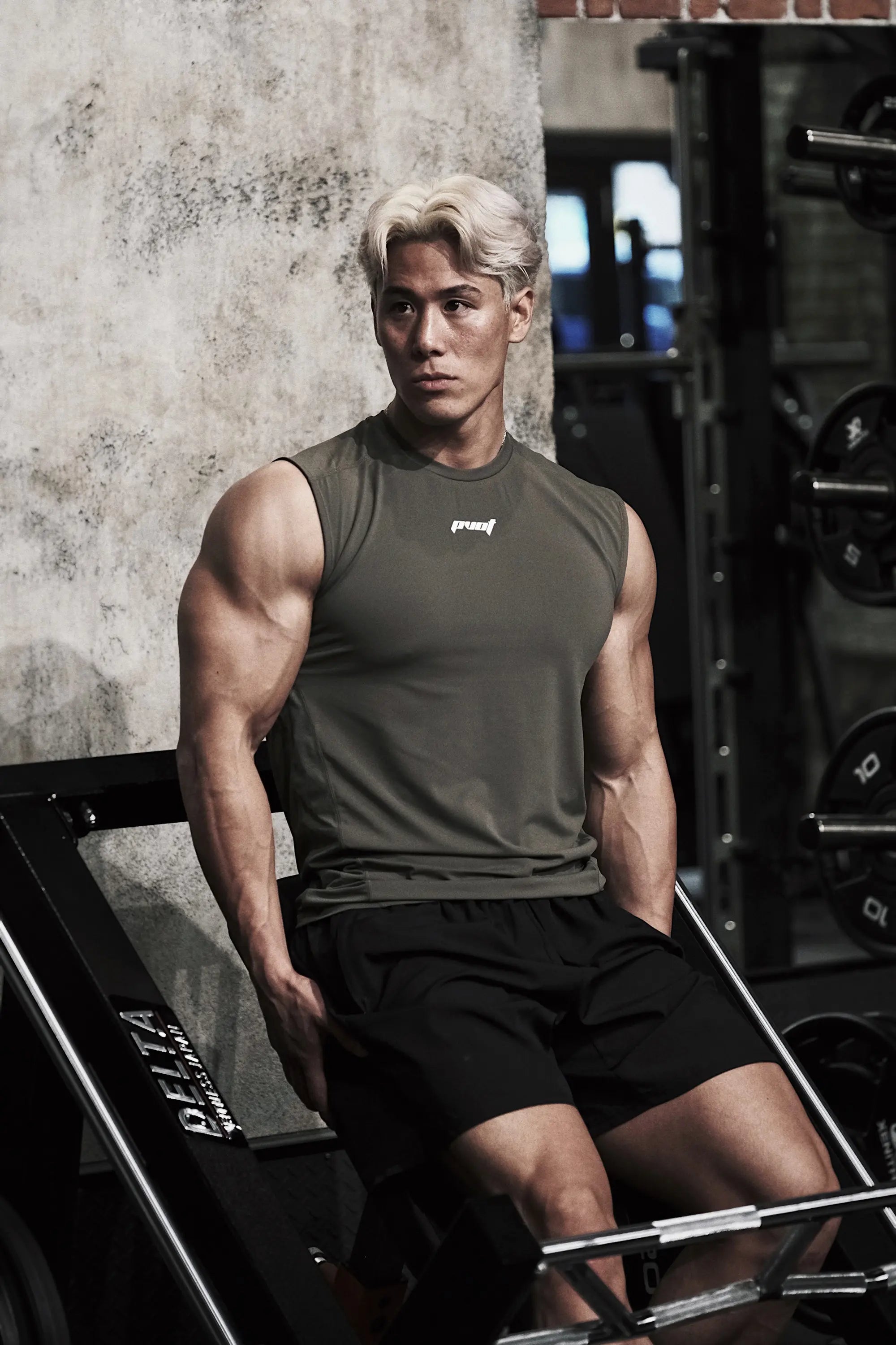 Tops : XXL size (178cm / 88kg)
Bottoms : XL size (178cm / 88kg)