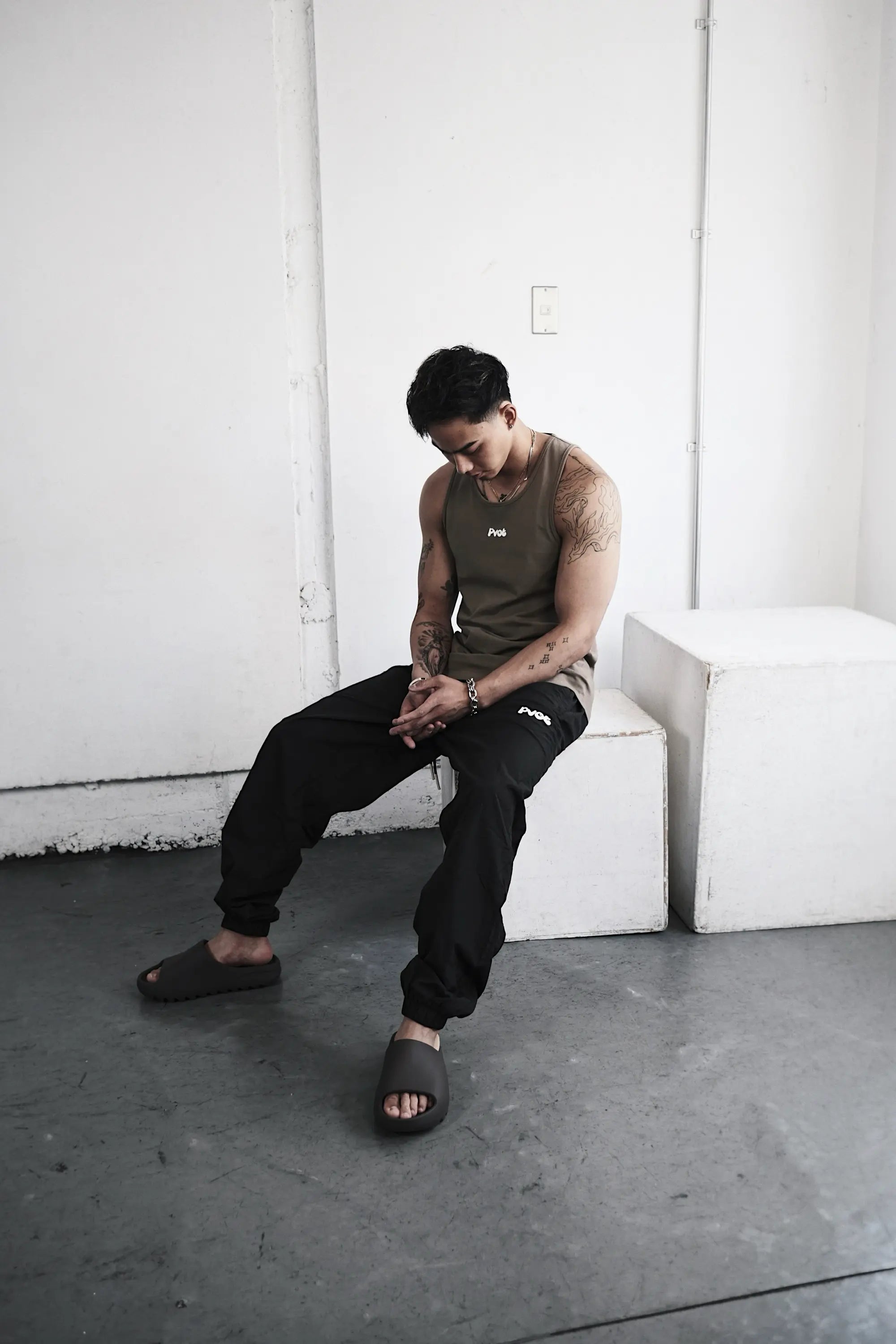 Pvot Athleisure Basic Tank Ver.2 (Olive)