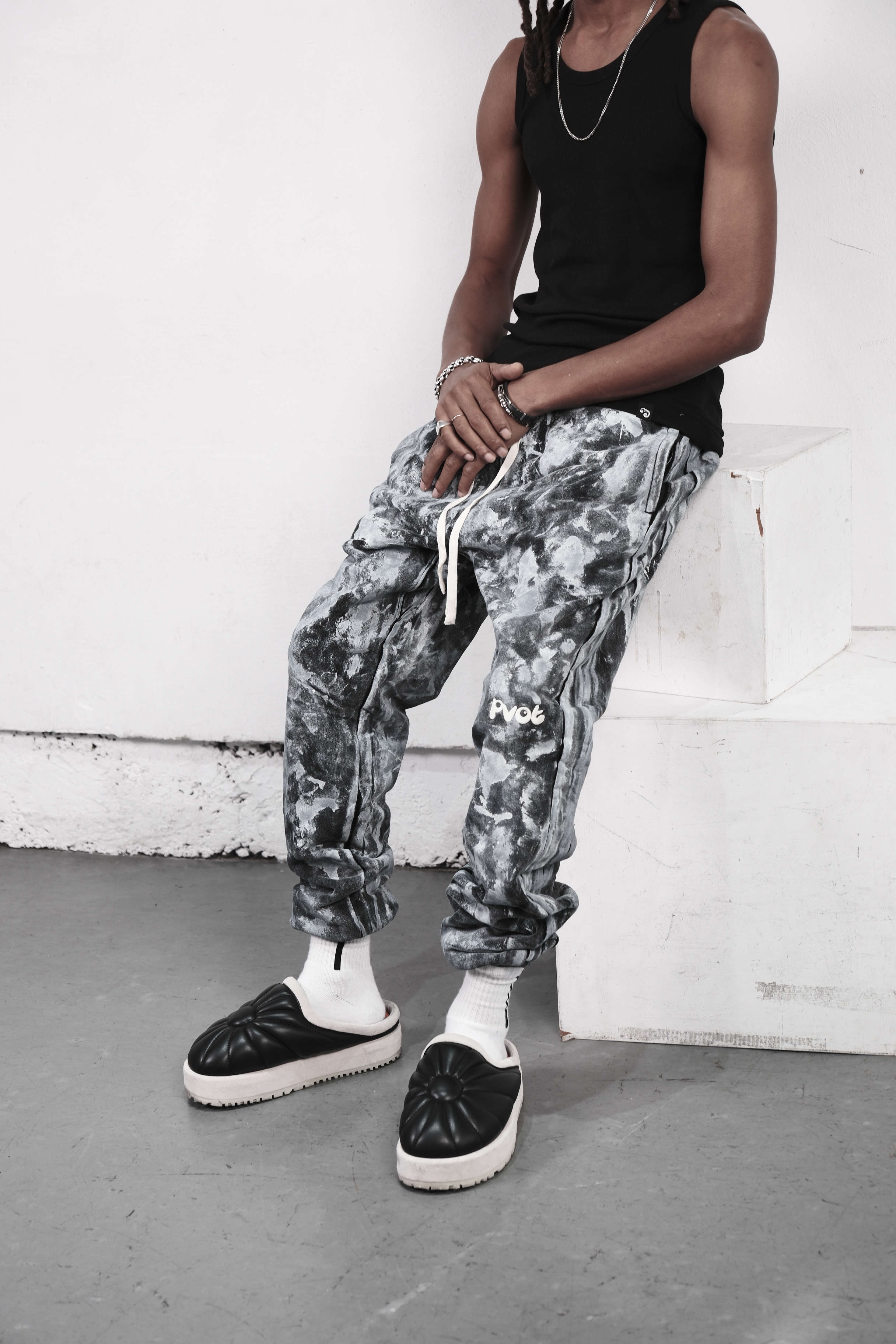 Pvot Premium Sweat Pants (Black / Glue Gray)