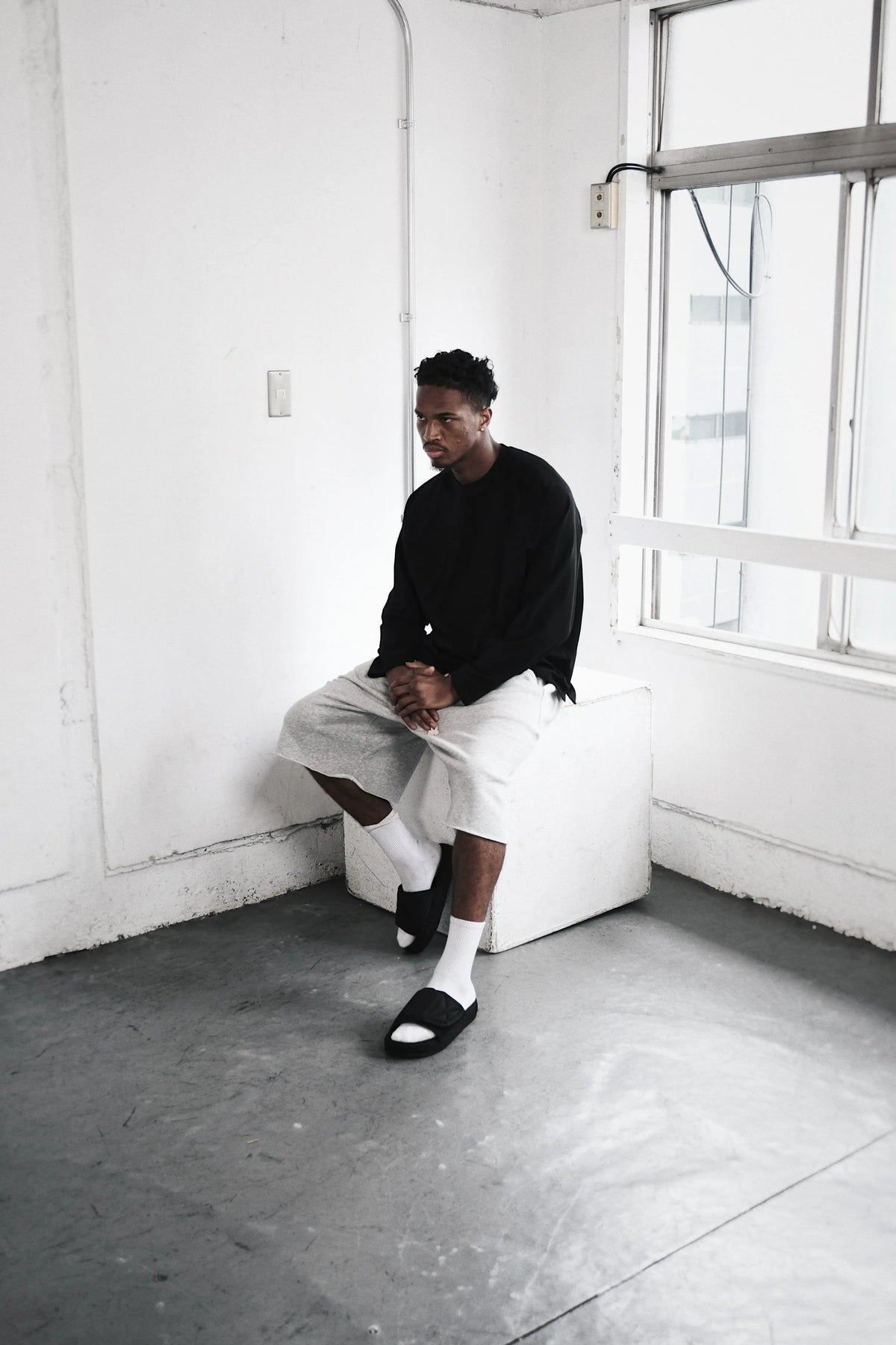 Tops : XL size (185cm / 75kg)
Bottoms : XL size (185cm / 75kg)