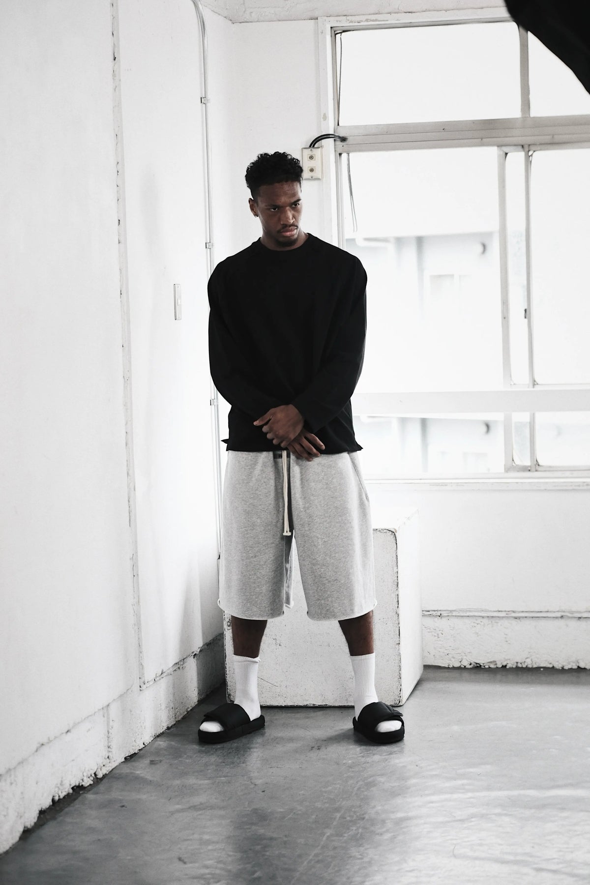 Tops : XL size (185cm / 75kg)
Bottoms : XL size (185cm / 75kg)