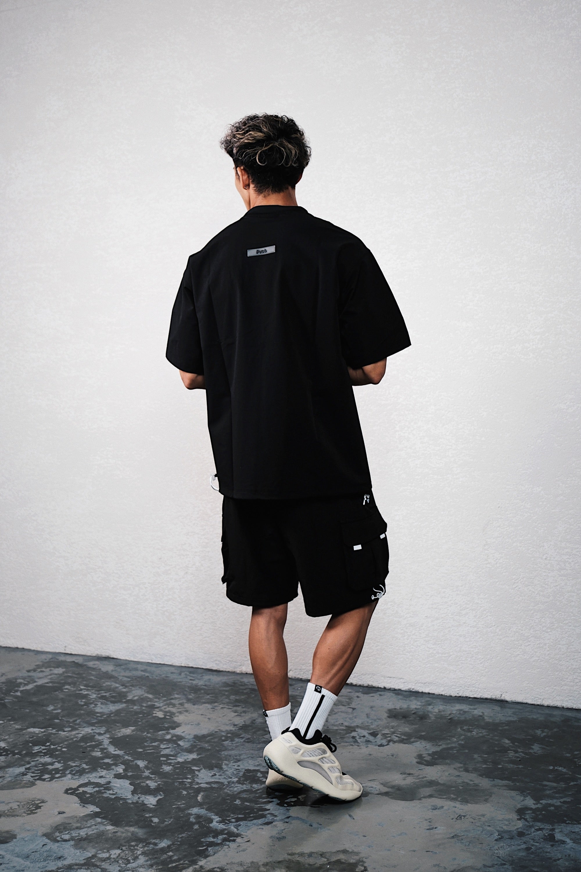 "Solitude" Stretch Nylon T-shirts (Black)