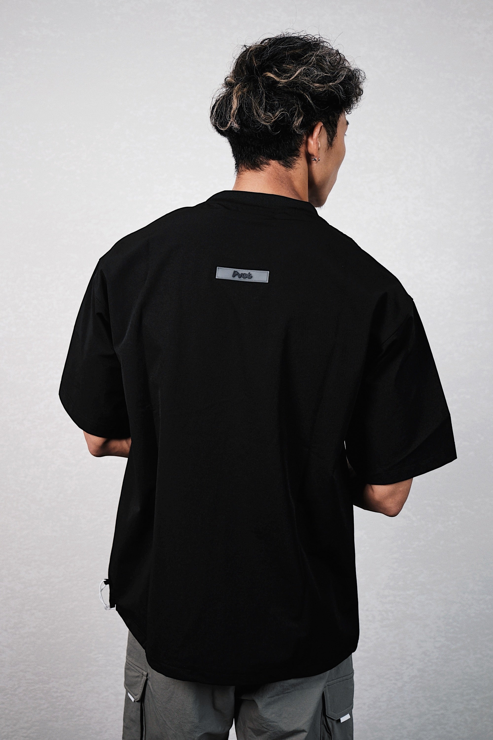 "Solitude" Stretch Nylon T-shirts (Black)