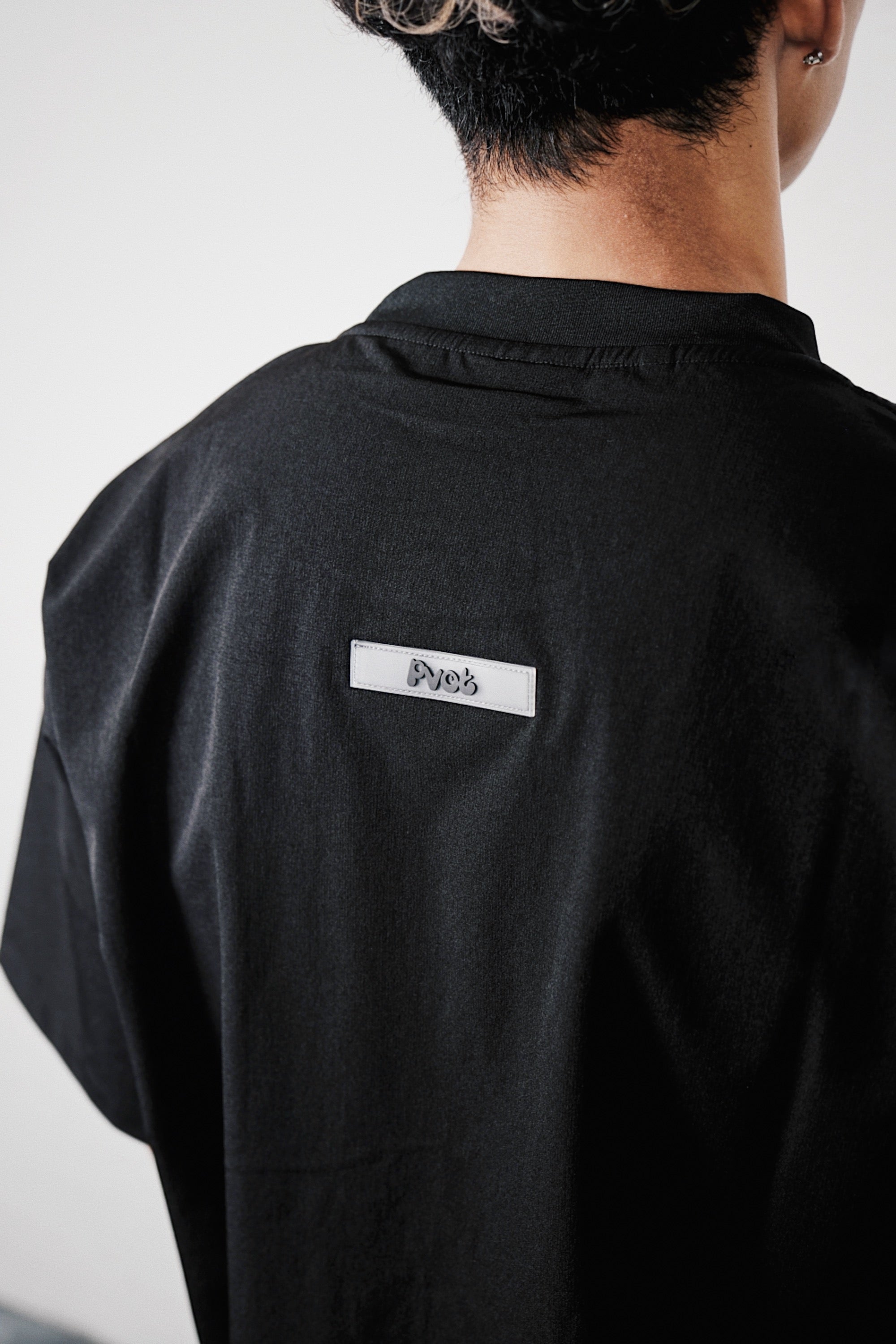 "Solitude" Stretch Nylon T-shirts (Black)