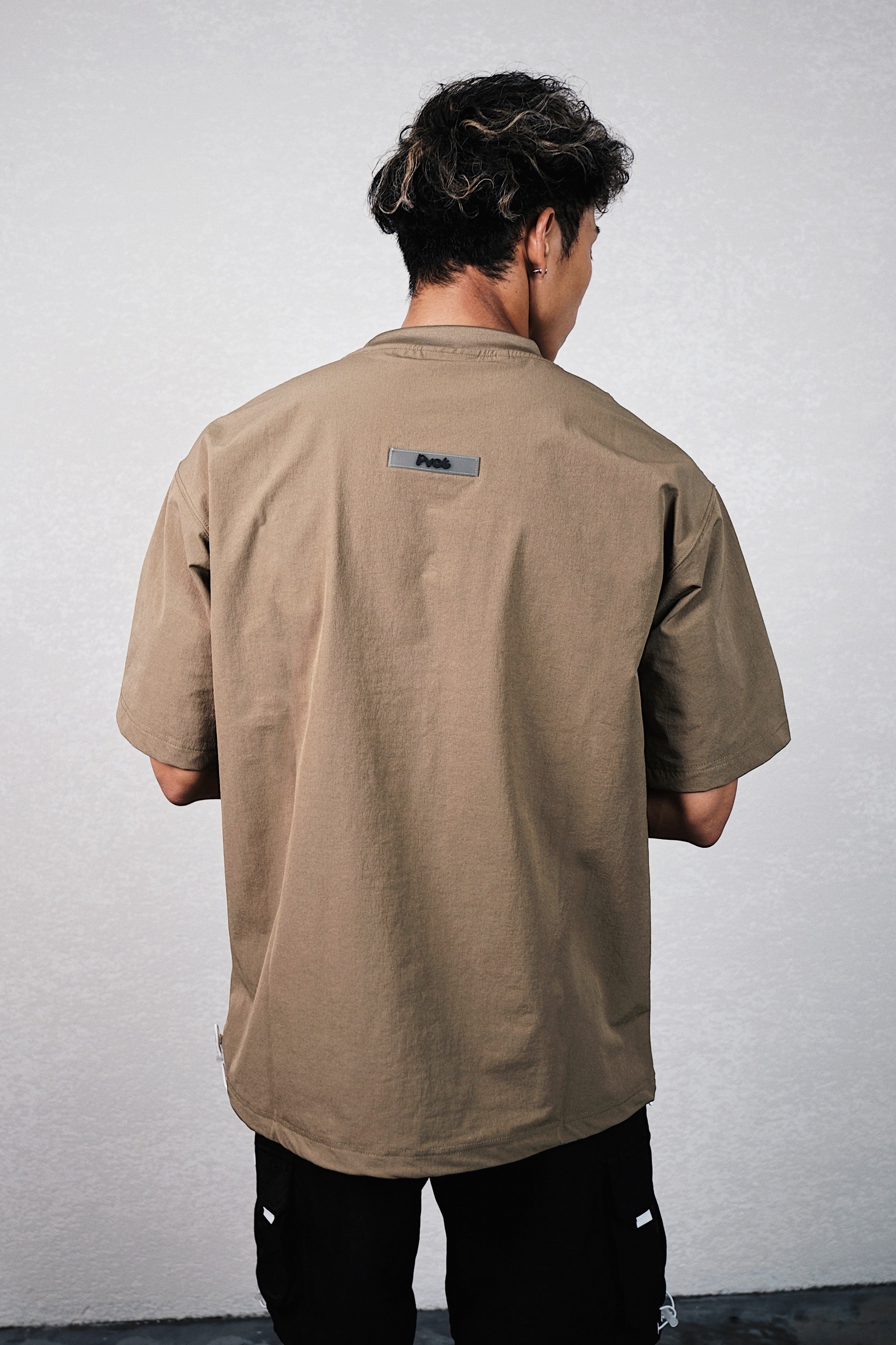 "Solitude" Stretch Nylon T-shirts (Olive)