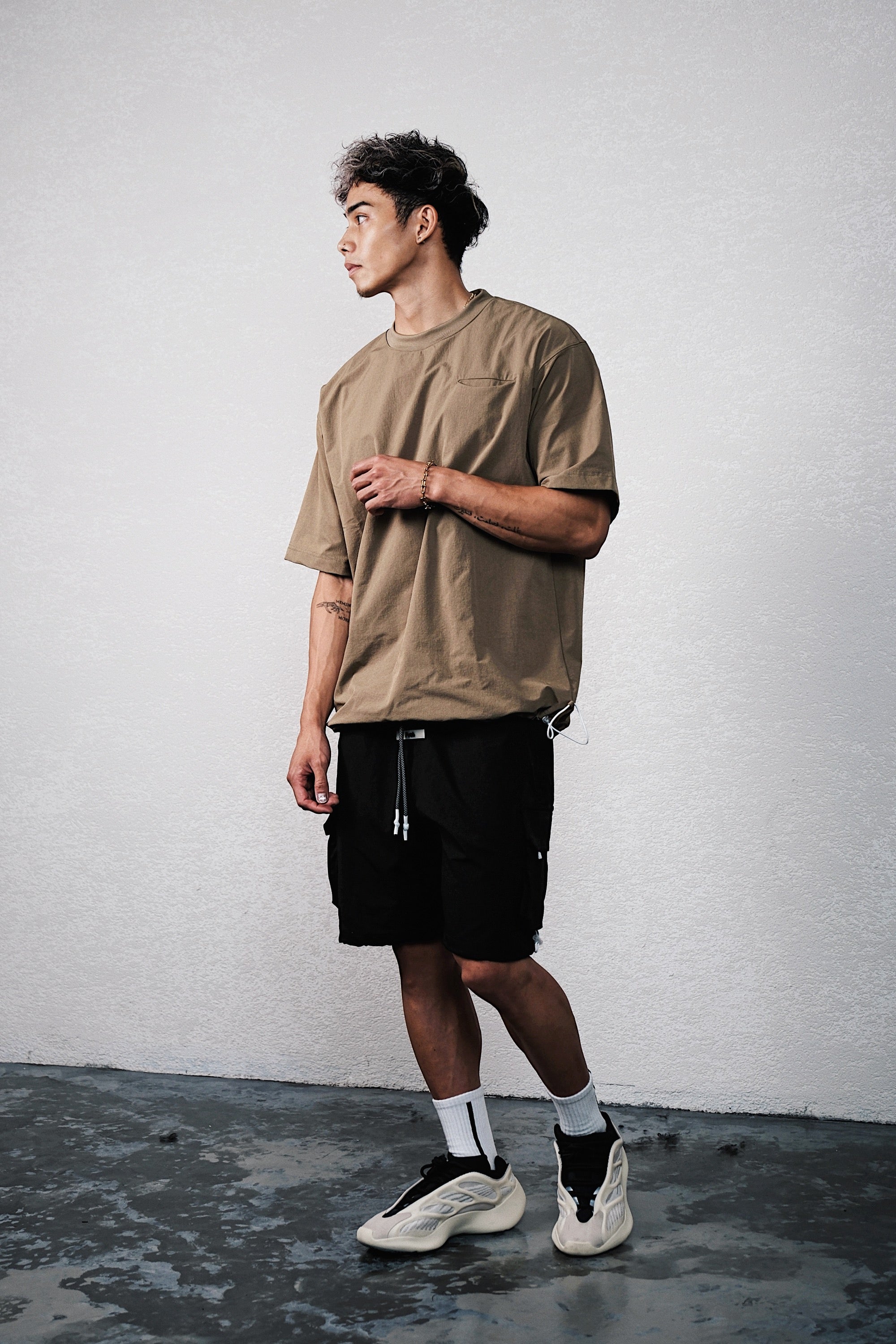 "Solitude" Stretch Nylon T-shirts (Olive)