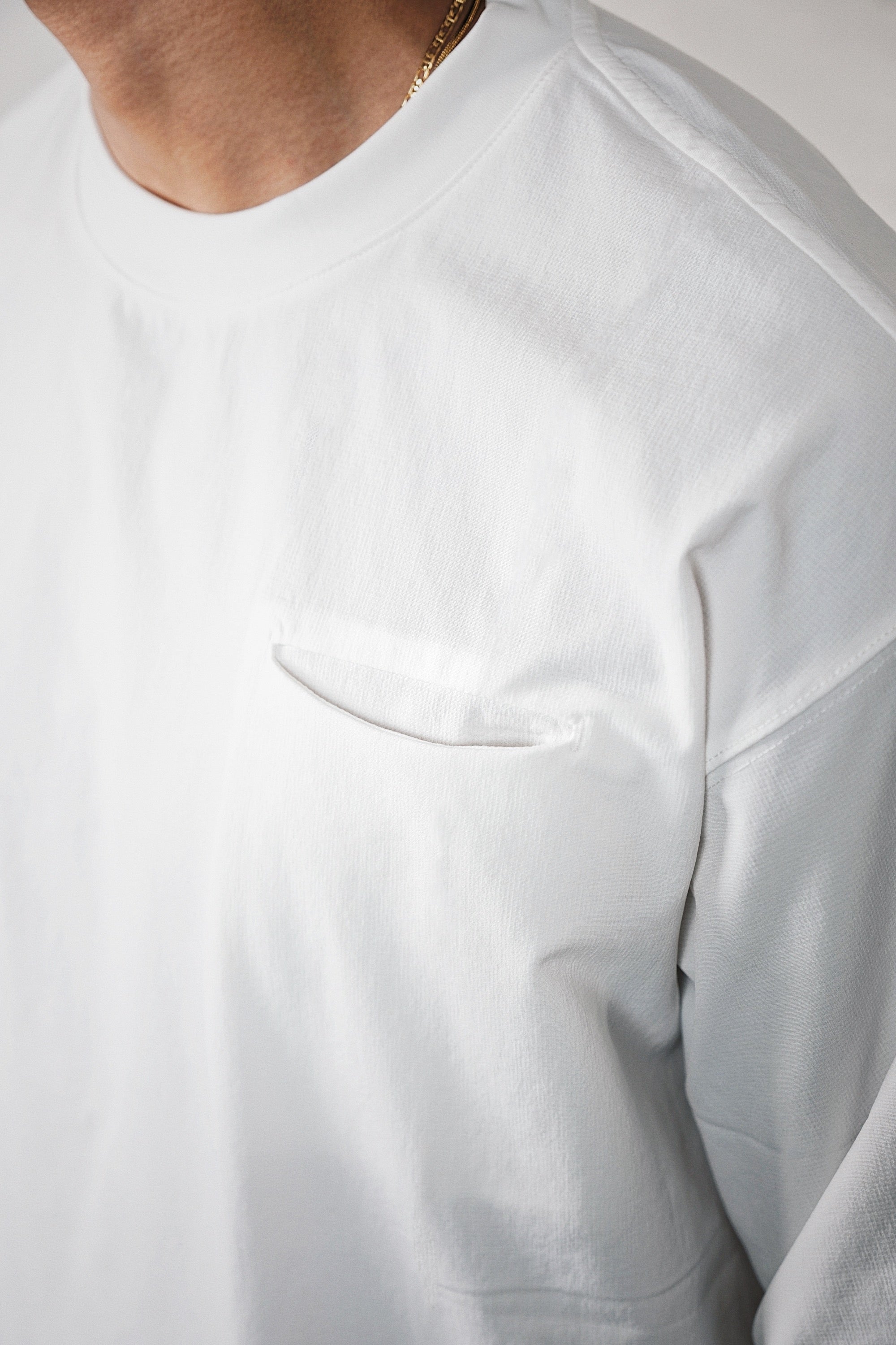 "Solitude" Stretch Nylon T-shirts (White)