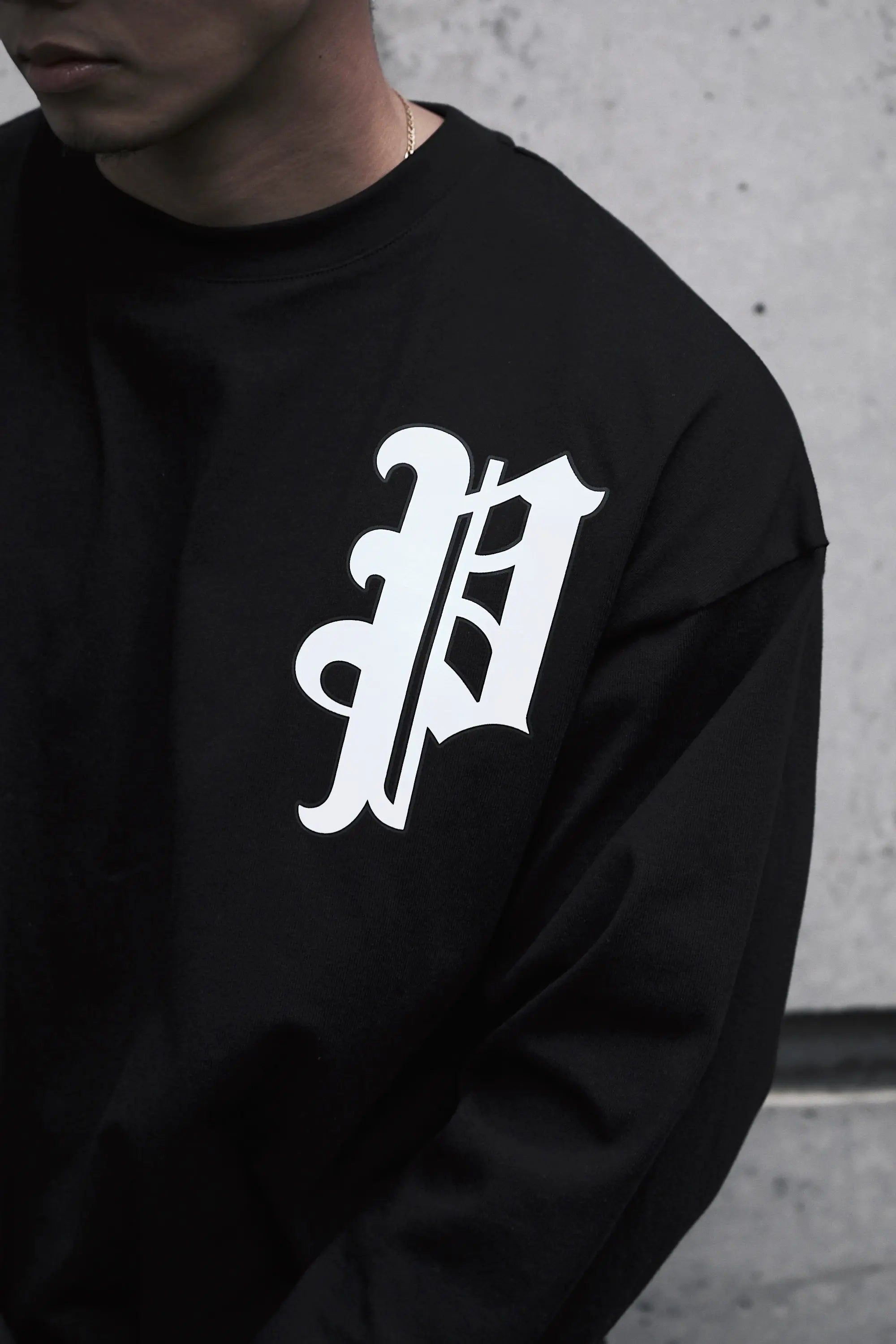 Privé Big Logo Long Sleeve T-Shirts (Black)
