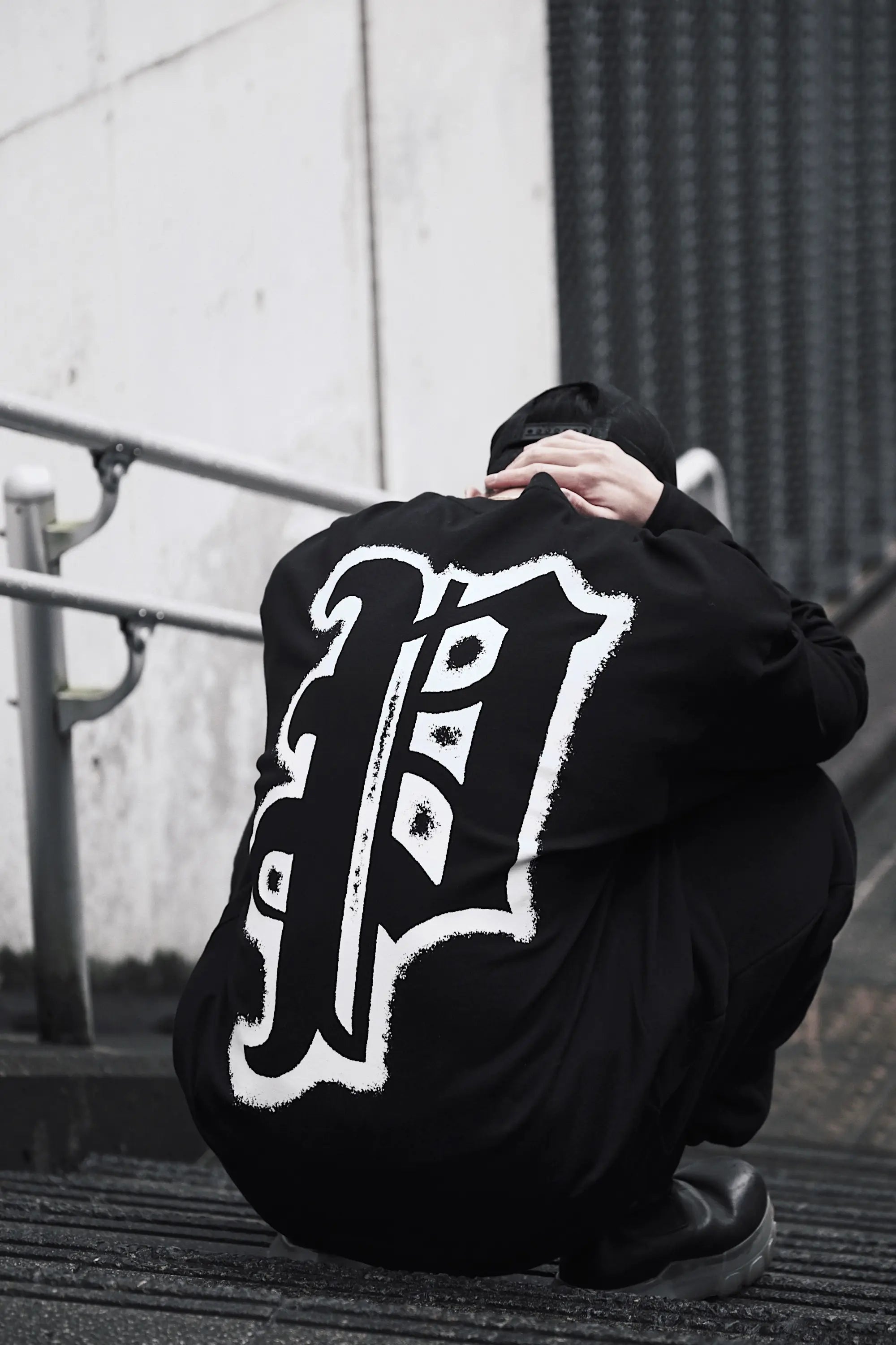 Privé Big Logo Long Sleeve T-Shirts (Black)