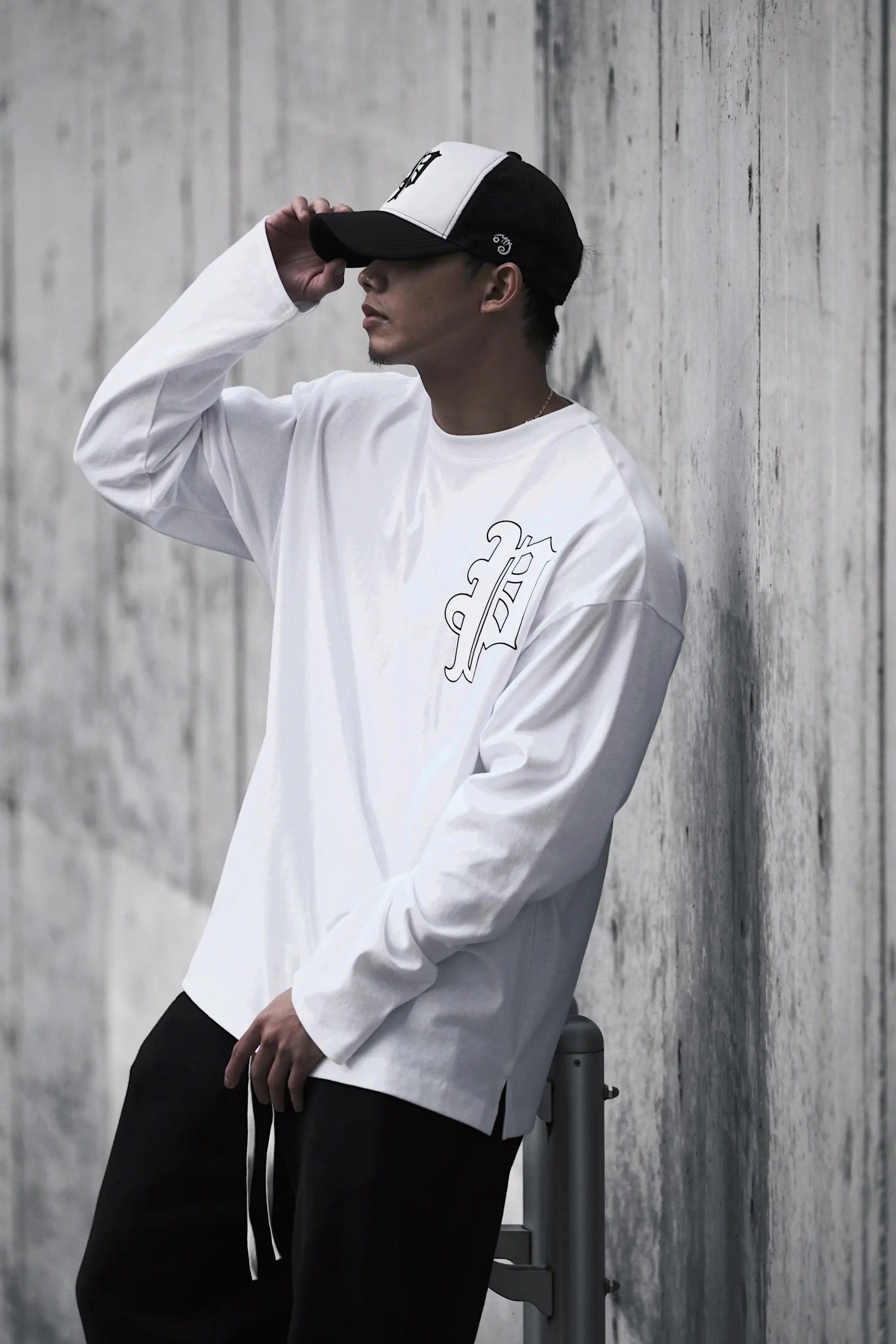 Privé Big Logo Long Sleeve T-Shirts (White)