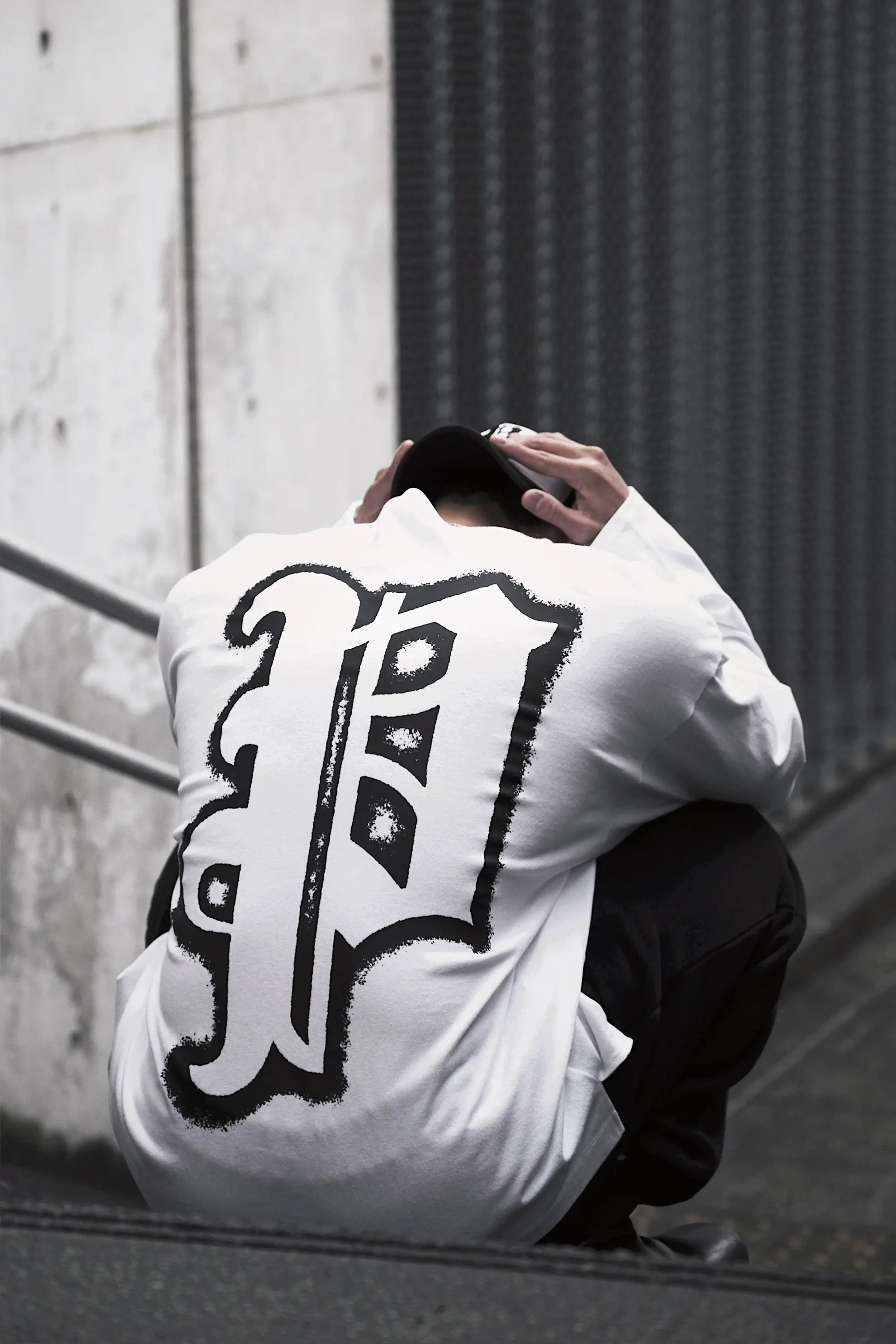 Privé Big Logo Long Sleeve T-Shirts (White)