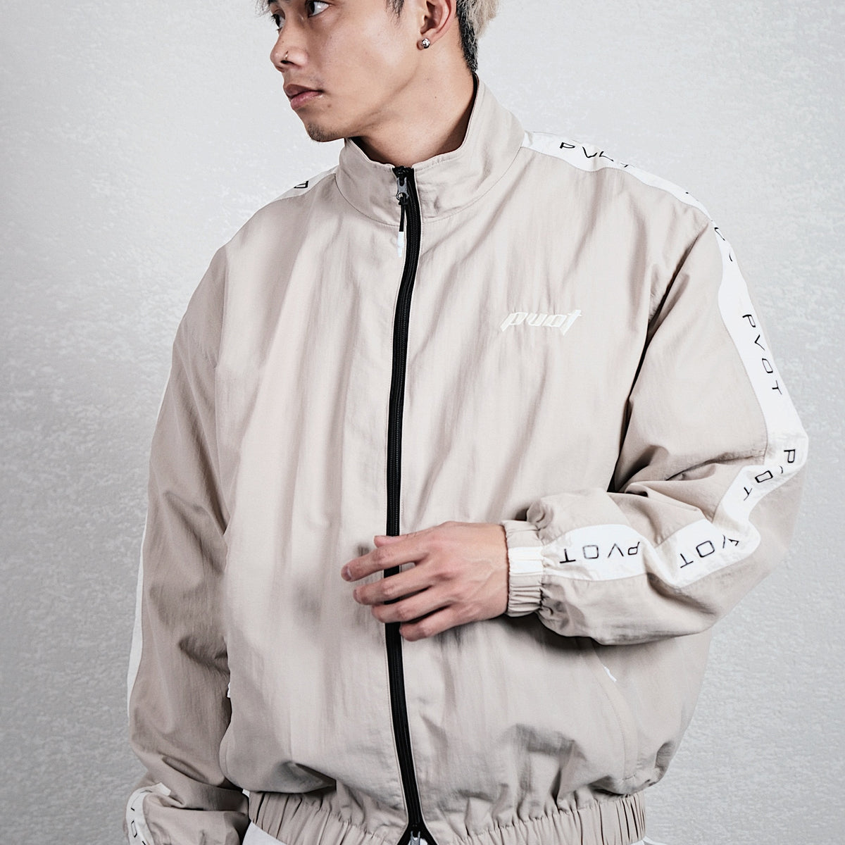 Pvot SL Nylon Jacket (Beige / White)