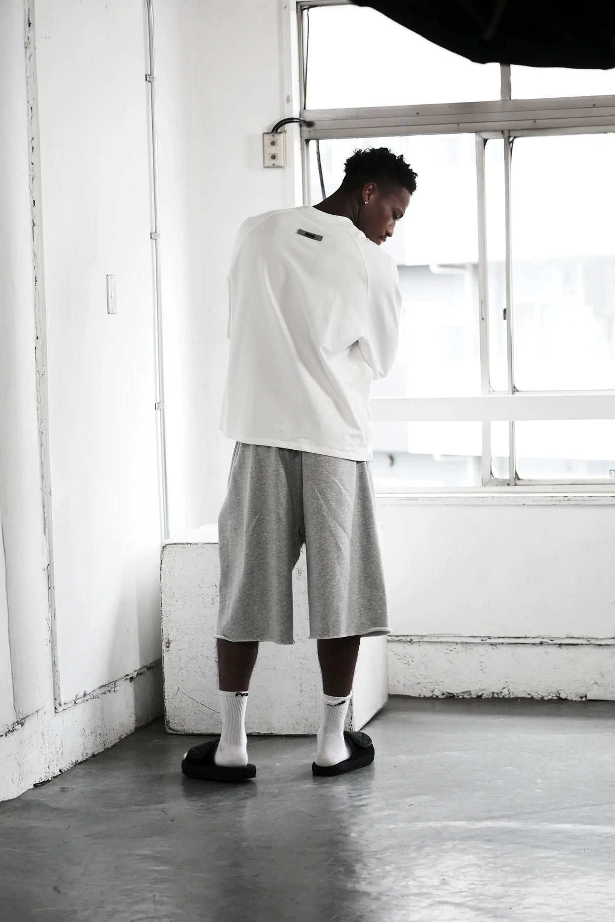 Tops : XL size (185cm / 75kg)
Bottoms : XL size (185cm / 75kg)