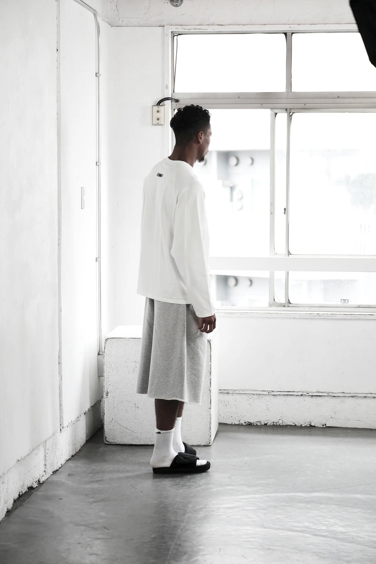 Tops : XL size (185cm / 75kg)
Bottoms : XL size (185cm / 75kg)