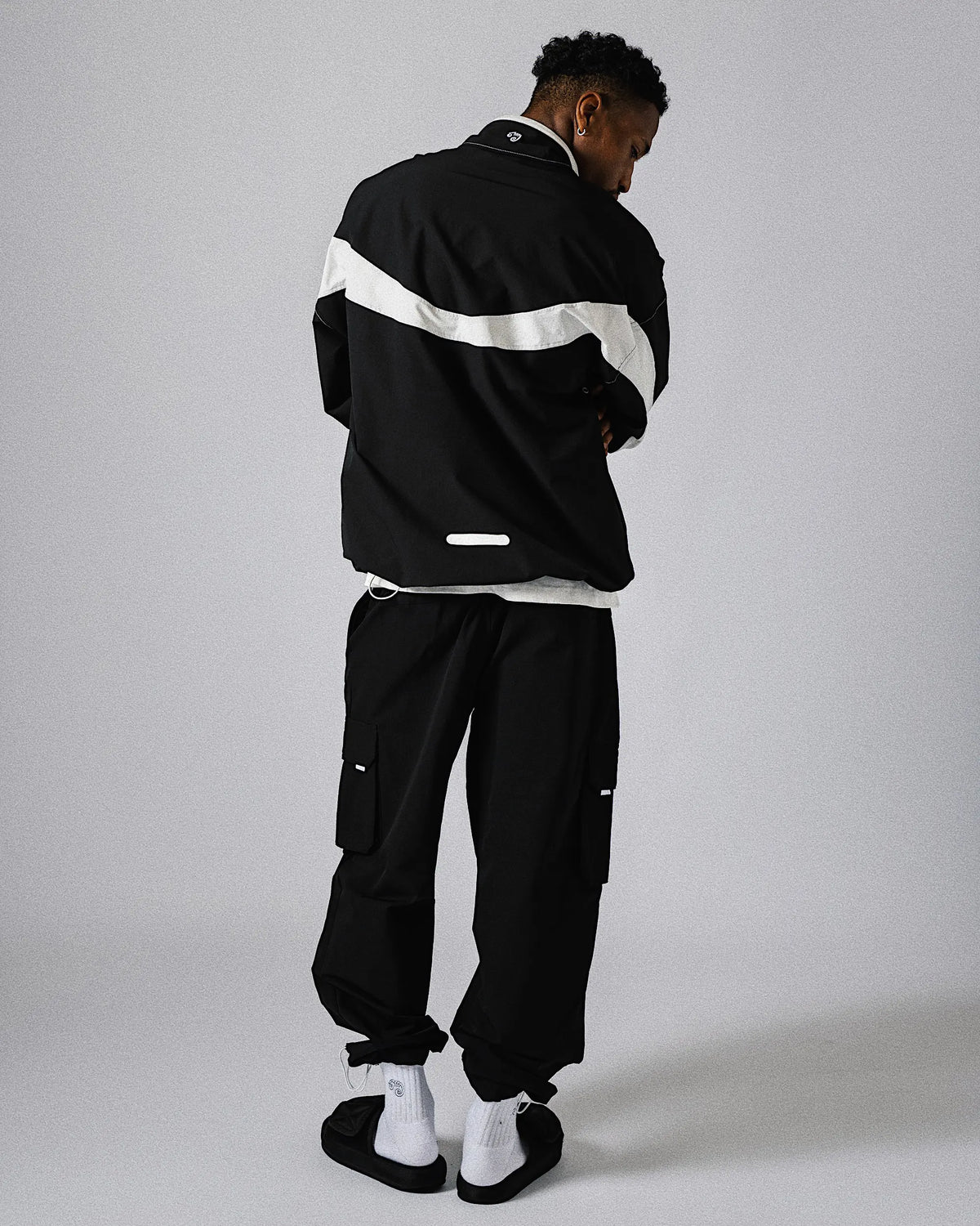 Tops : XL size (185cm / 75kg)
Bottoms : XL size (185cm / 75kg)