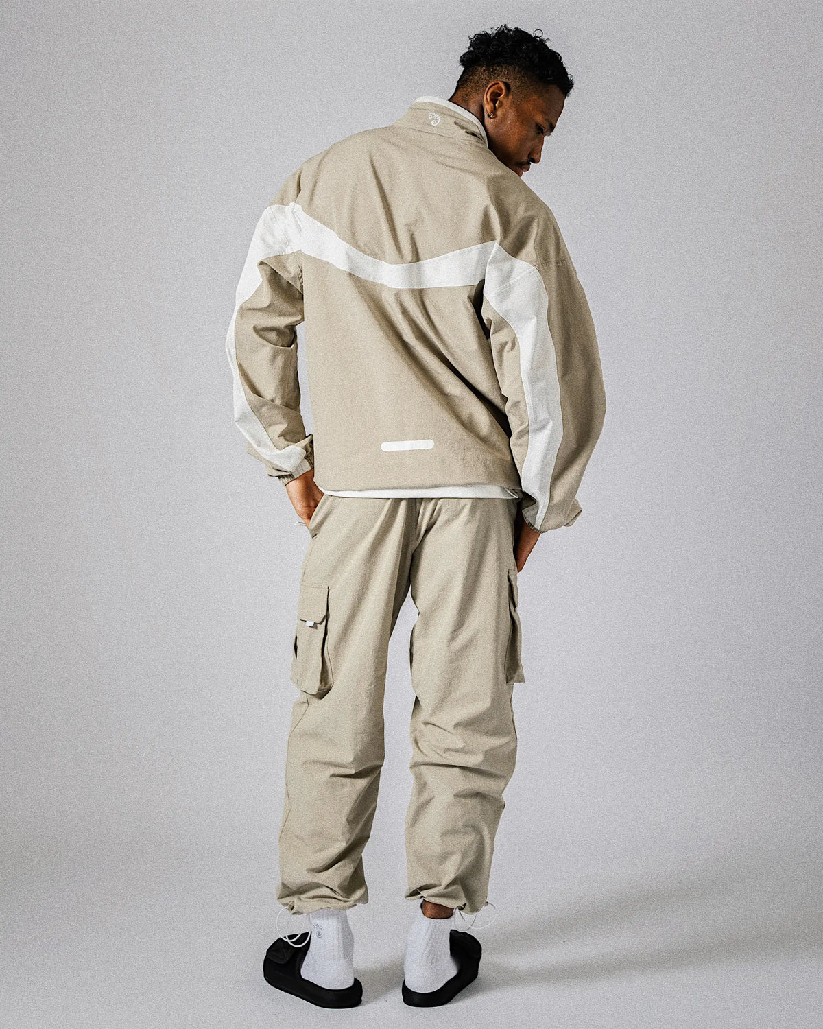 Tops : XL size (185cm / 75kg)
Bottoms : XL size (185cm / 75kg)