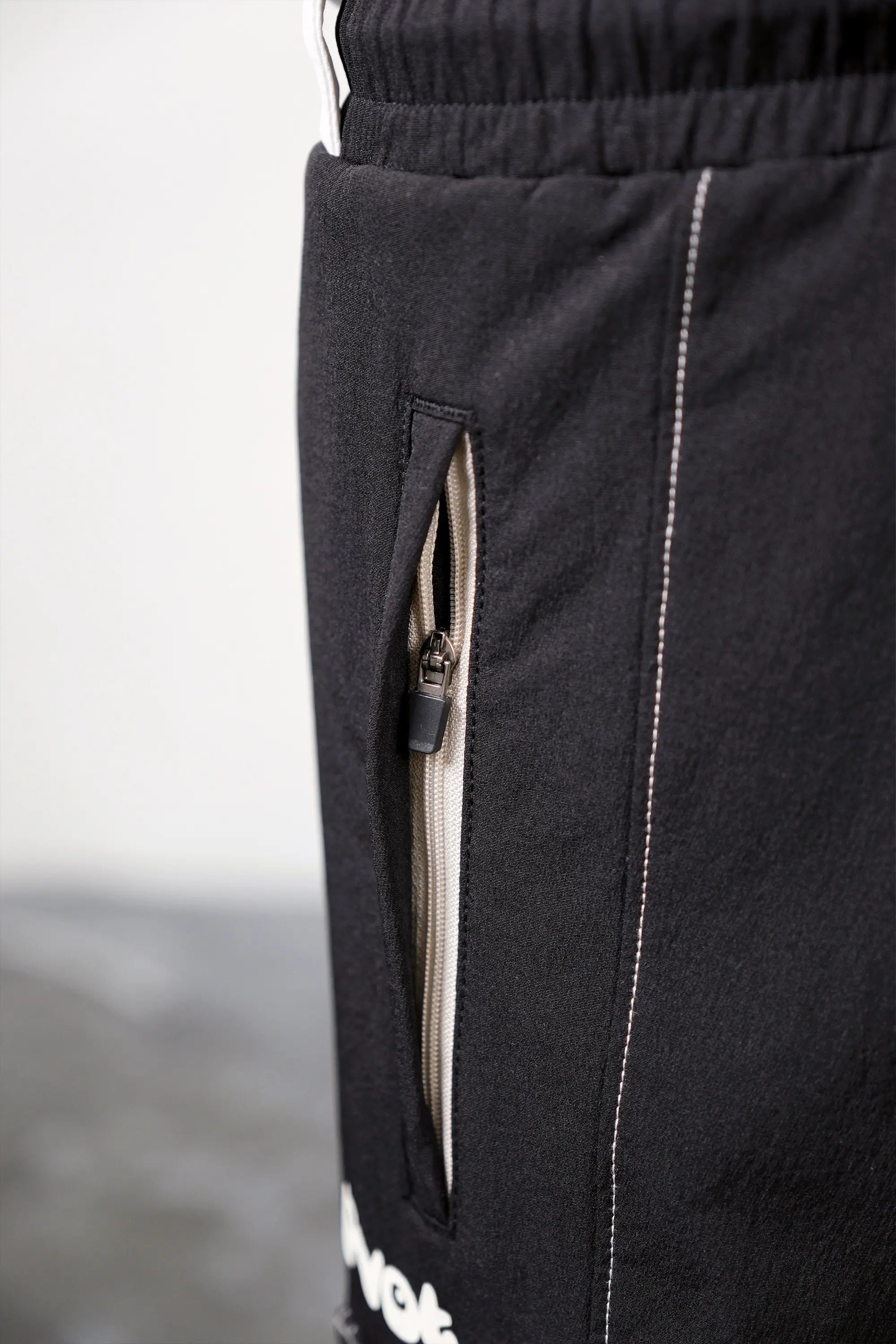 Pvot "Solitude" Stretch Cargo Jogger Pants (Black)