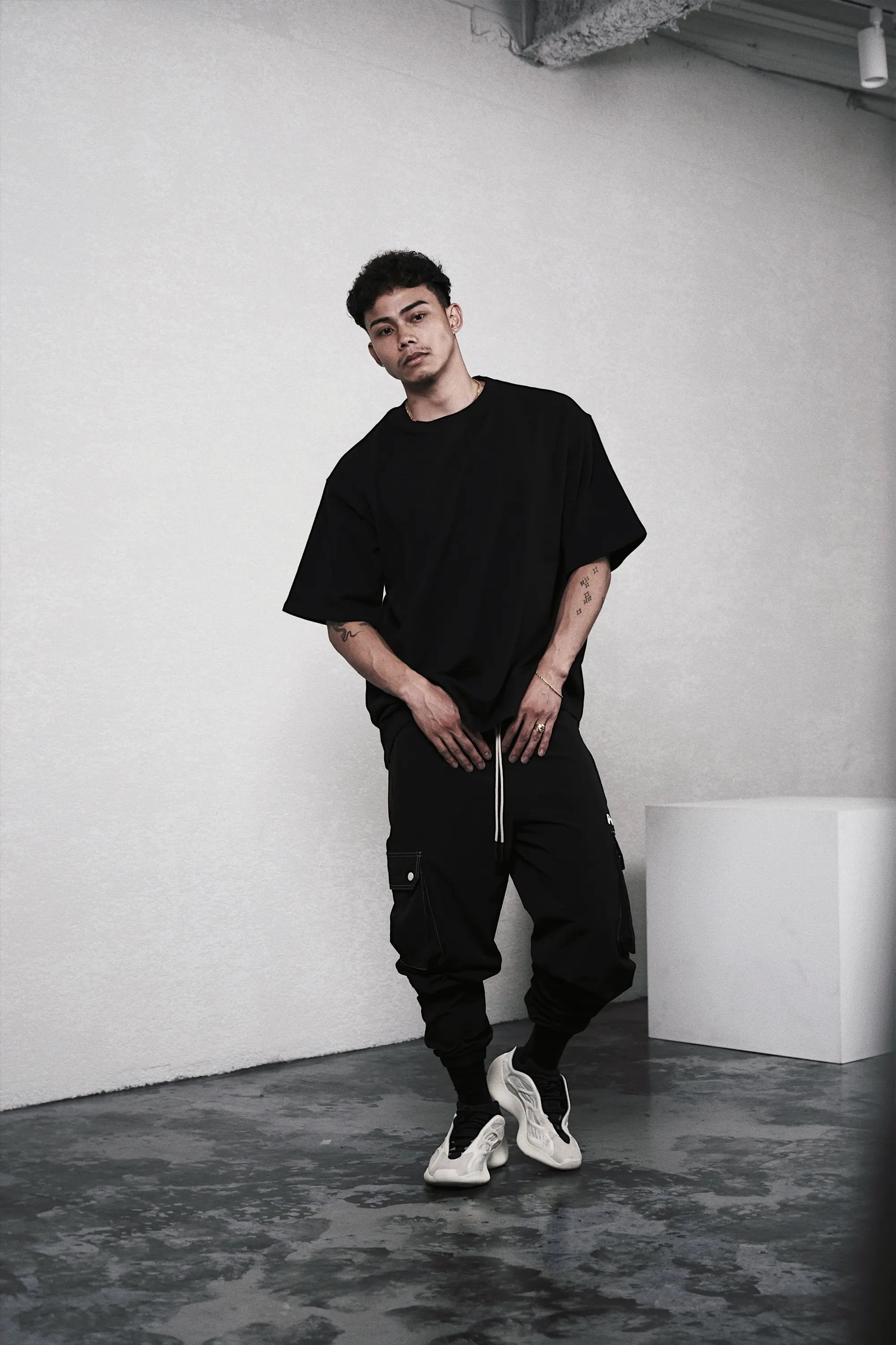 Pvot "Solitude" Stretch Cargo Jogger Pants (Black)