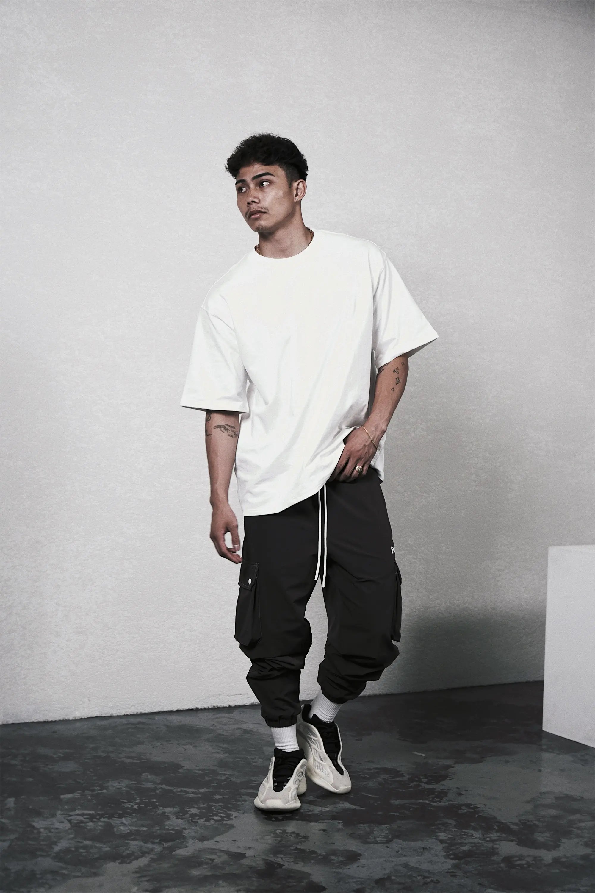 Bottom : M size (171cm / 73kg)
