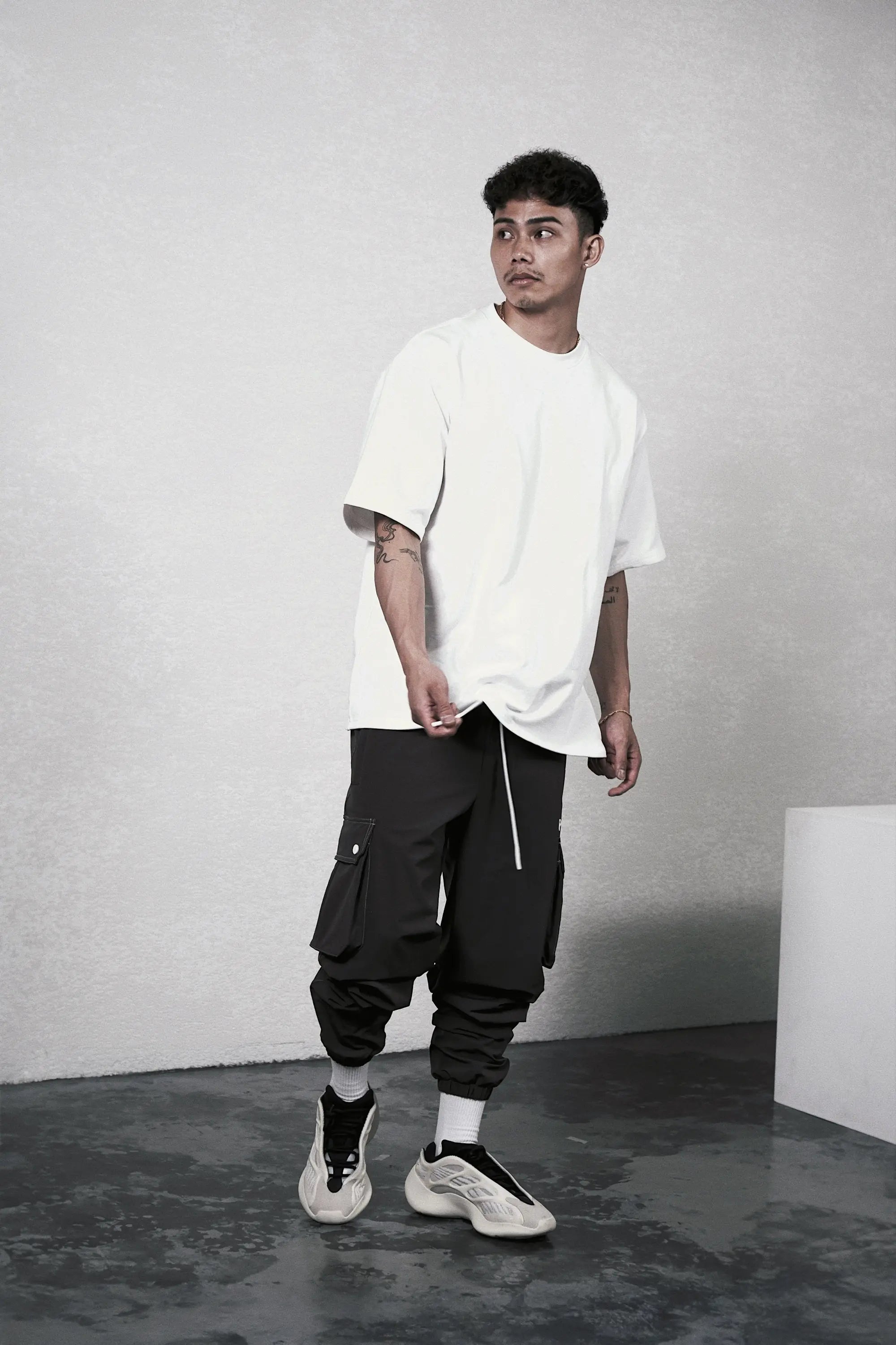 Bottom : M size (171cm / 73kg)