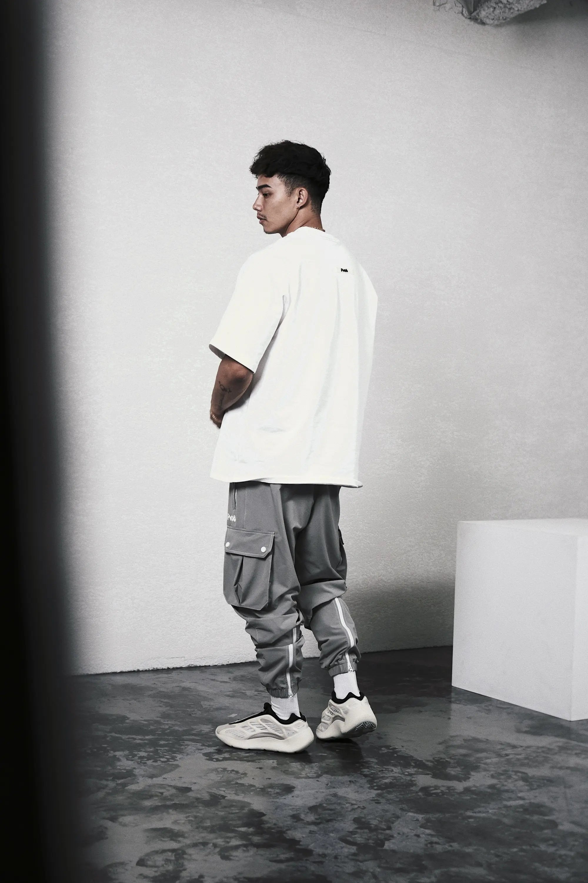 Bottom : M size (171cm / 73kg)