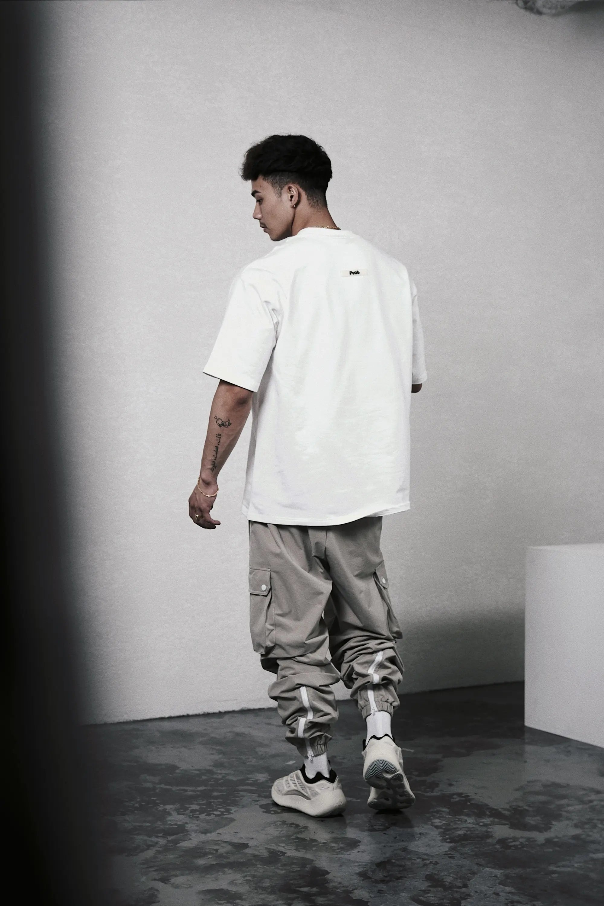 Bottom : M size (171cm / 73kg)