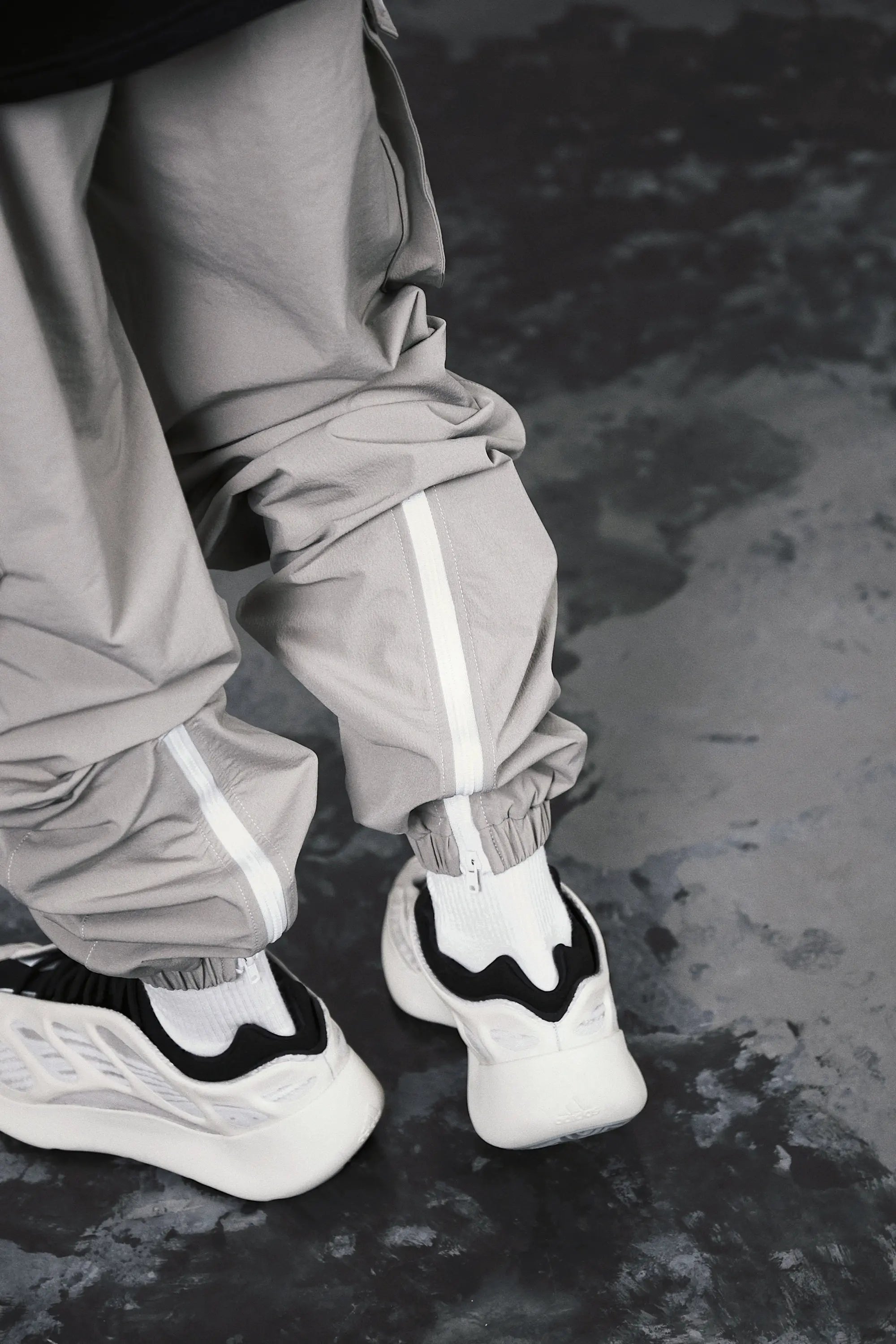 Pvot "Solitude" Stretch Cargo Jogger Pants (Stone Beige)