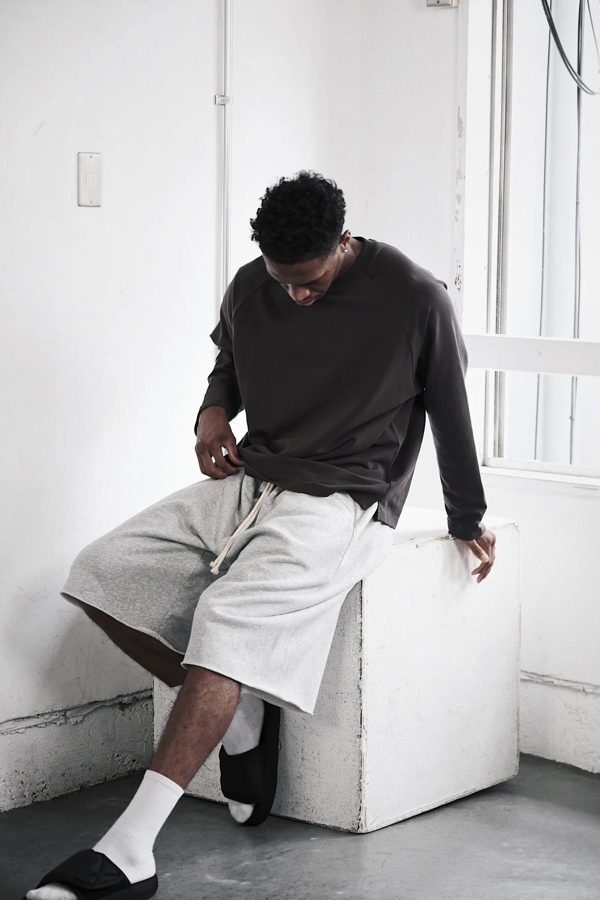 Tops : XL size (185cm / 75kg)
Bottoms : XL size (185cm / 75kg)