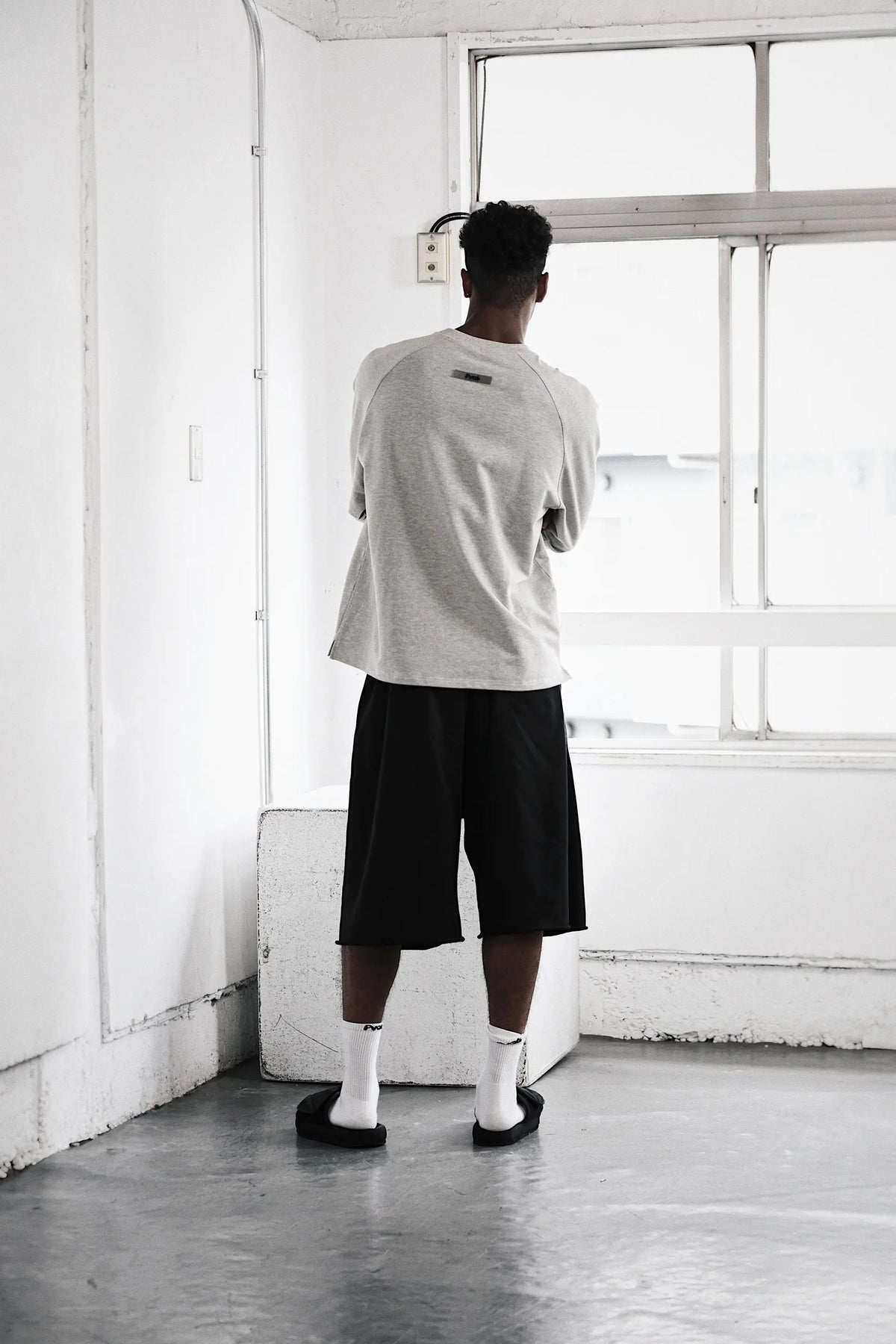 Tops : XL size (185cm / 75kg)
Bottoms : XL size (185cm / 75kg)