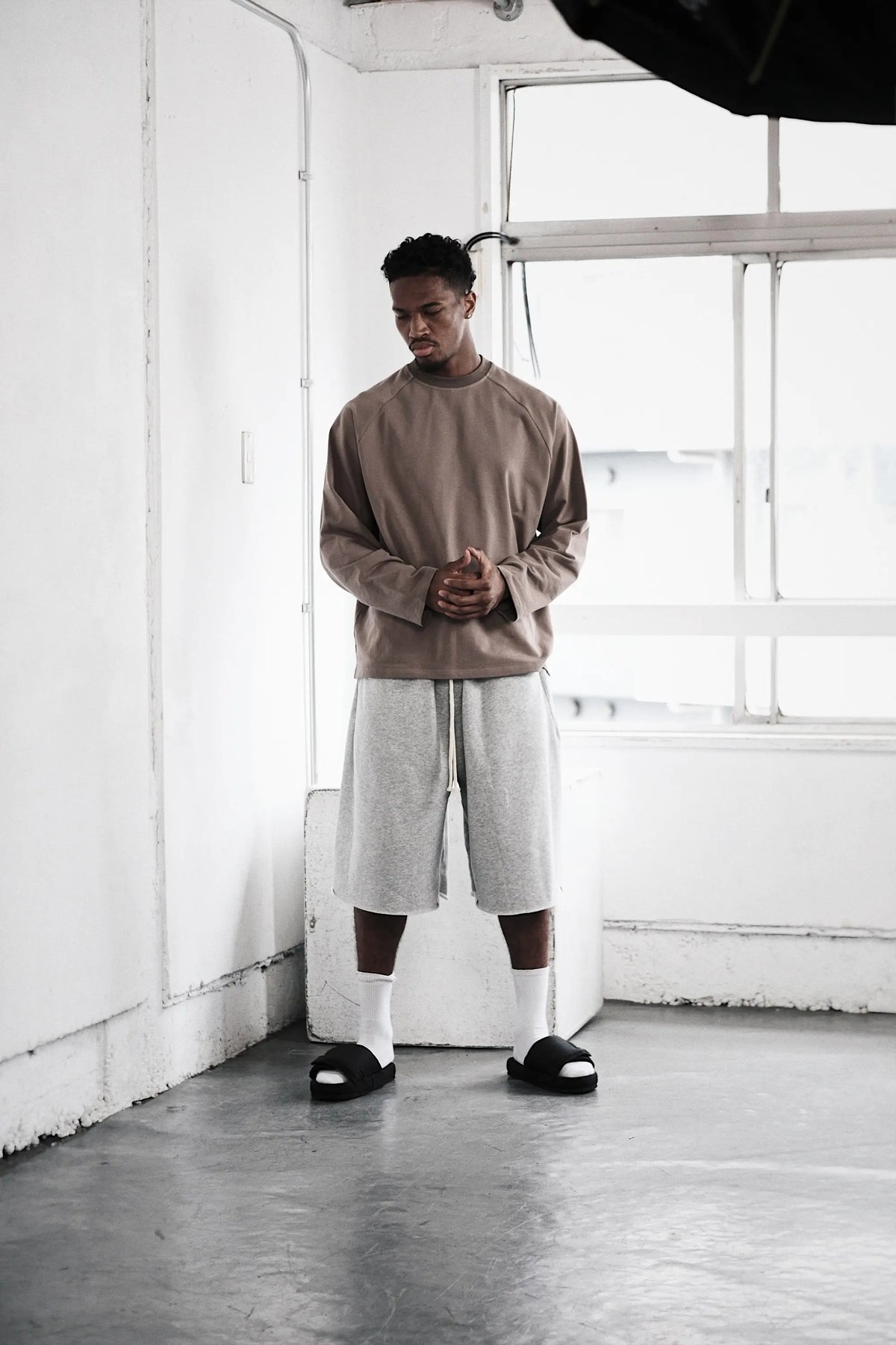 Tops : XL size (185cm / 75kg)
Bottoms : XL size (185cm / 75kg)