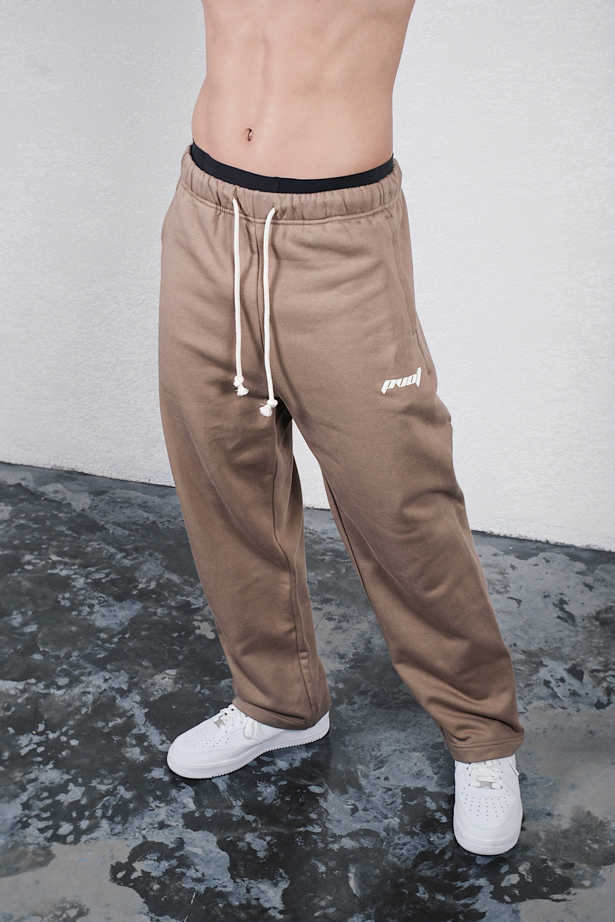 Pvot Athletic Wide Sweat Pants (Dark Beige)