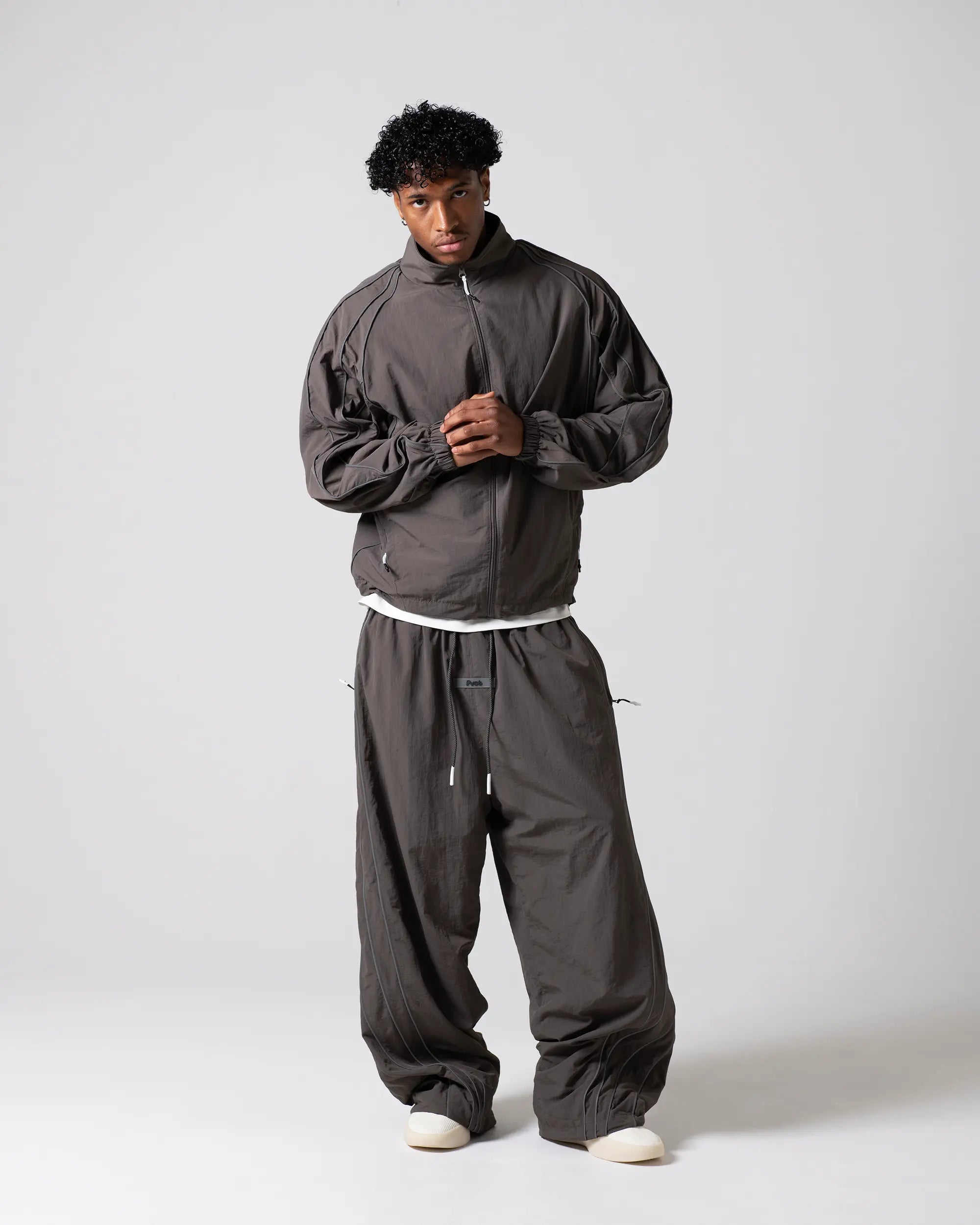 Jacket : XL size (185cm / 75kg) 
Bottoms : XXL size (185cm / 75kg)