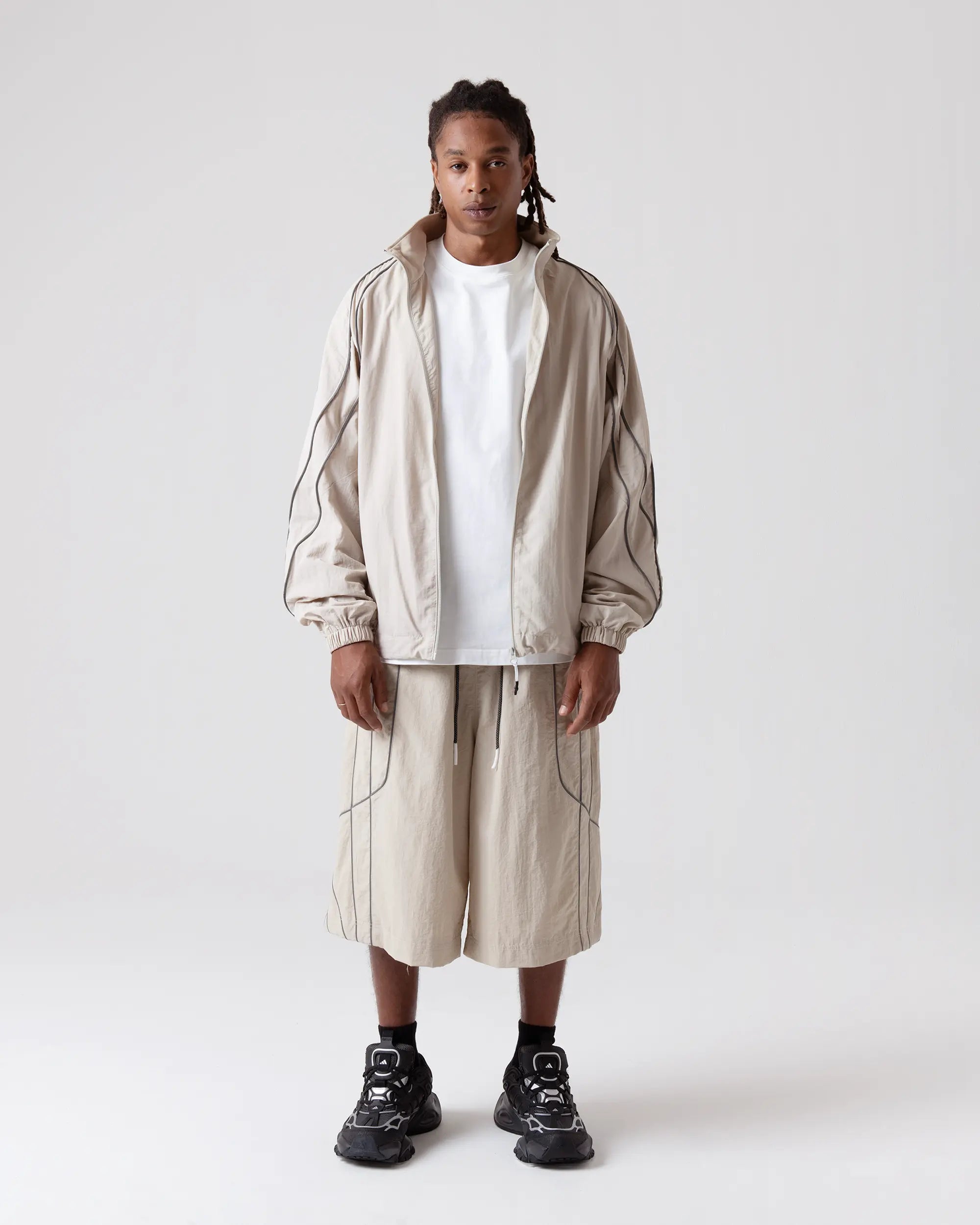 Jacket : XL size (174cm / 63kg) 
Bottoms : L size (174cm / 63kg)