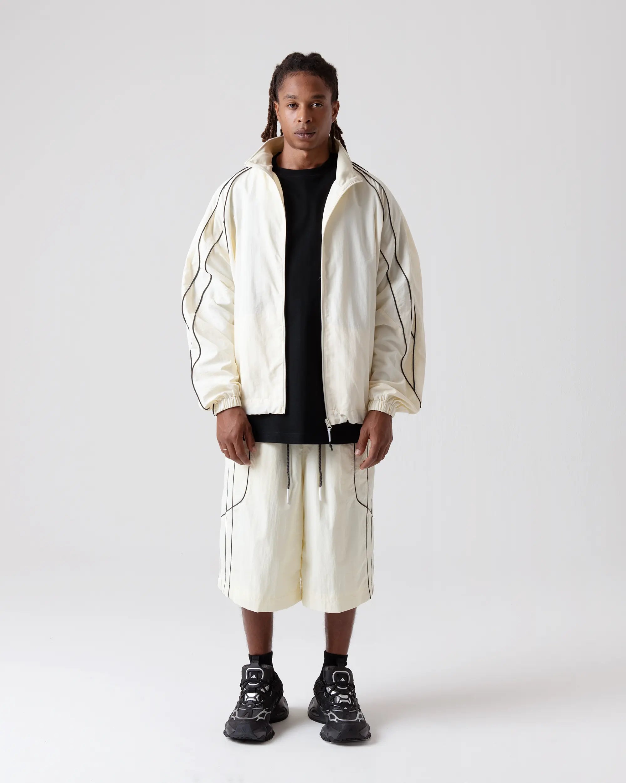 Jacket : XL size (174cm / 63kg) 
Bottoms : L size (174cm / 63kg)