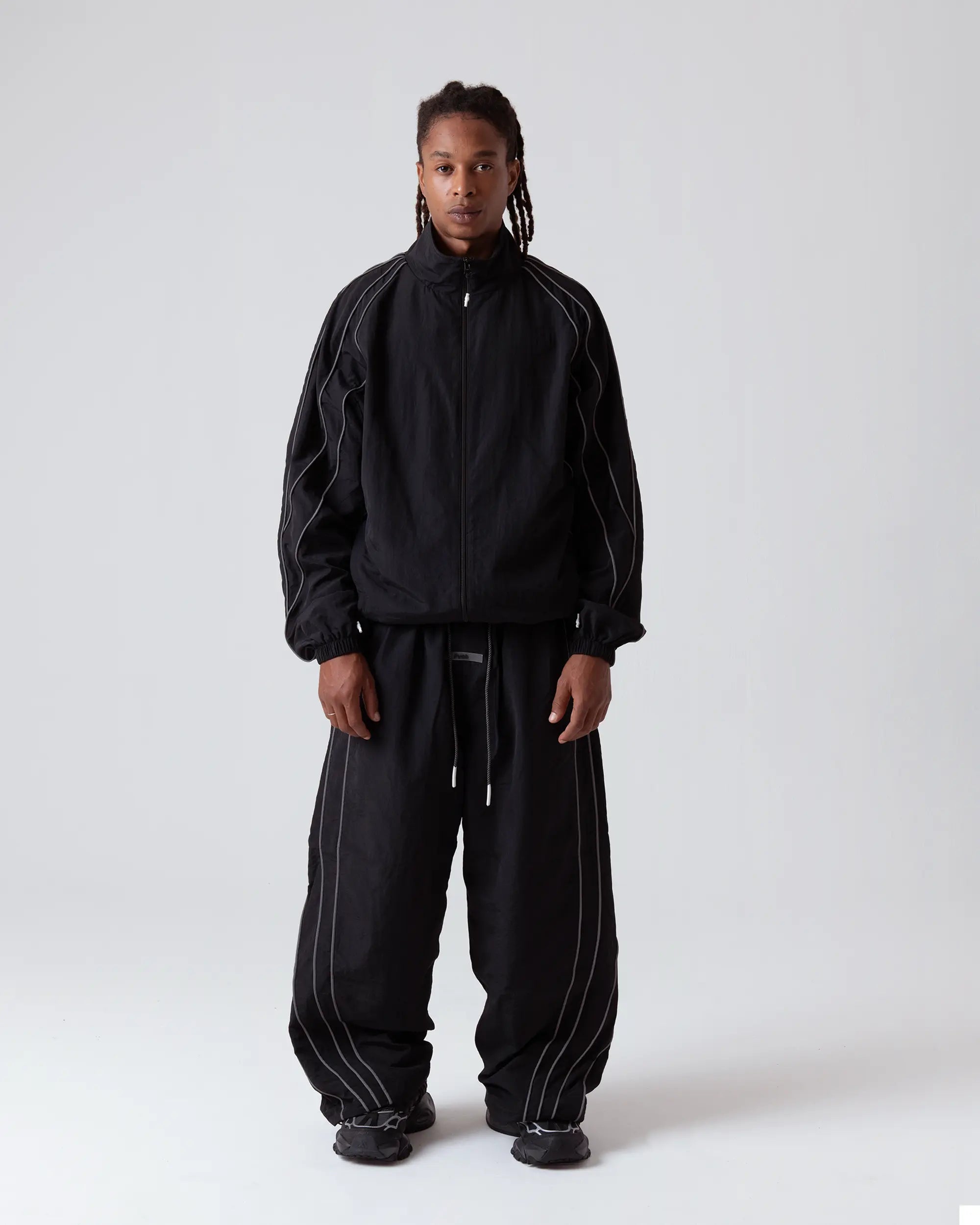 Jacket : XL size (174cm / 63kg) 
Bottoms : XL size (174cm / 63kg)