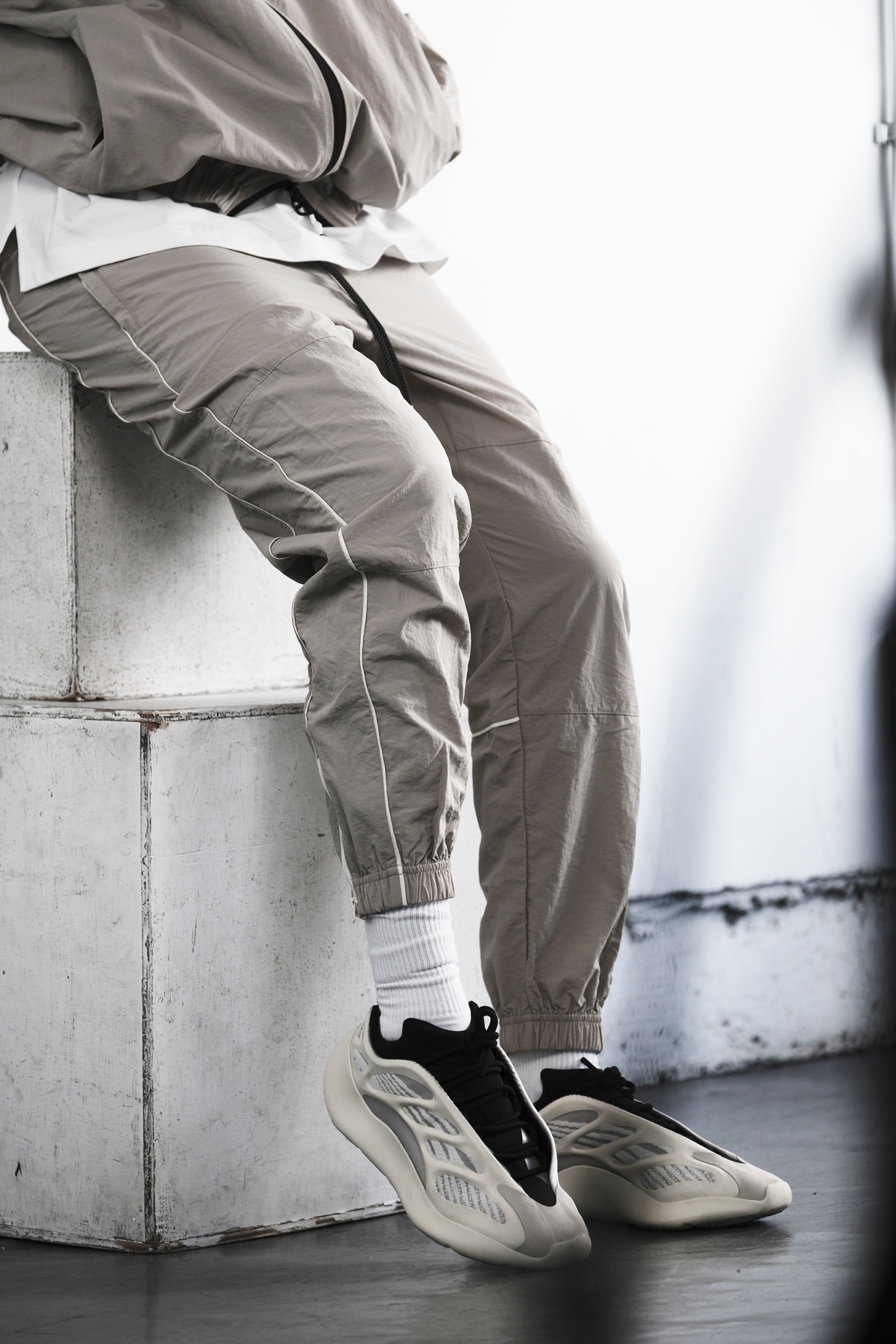 Pvot Premium Nylon Line Jogger Pants (Beige) Pvot Premium Nylon Line Jogger Pants (Beige)