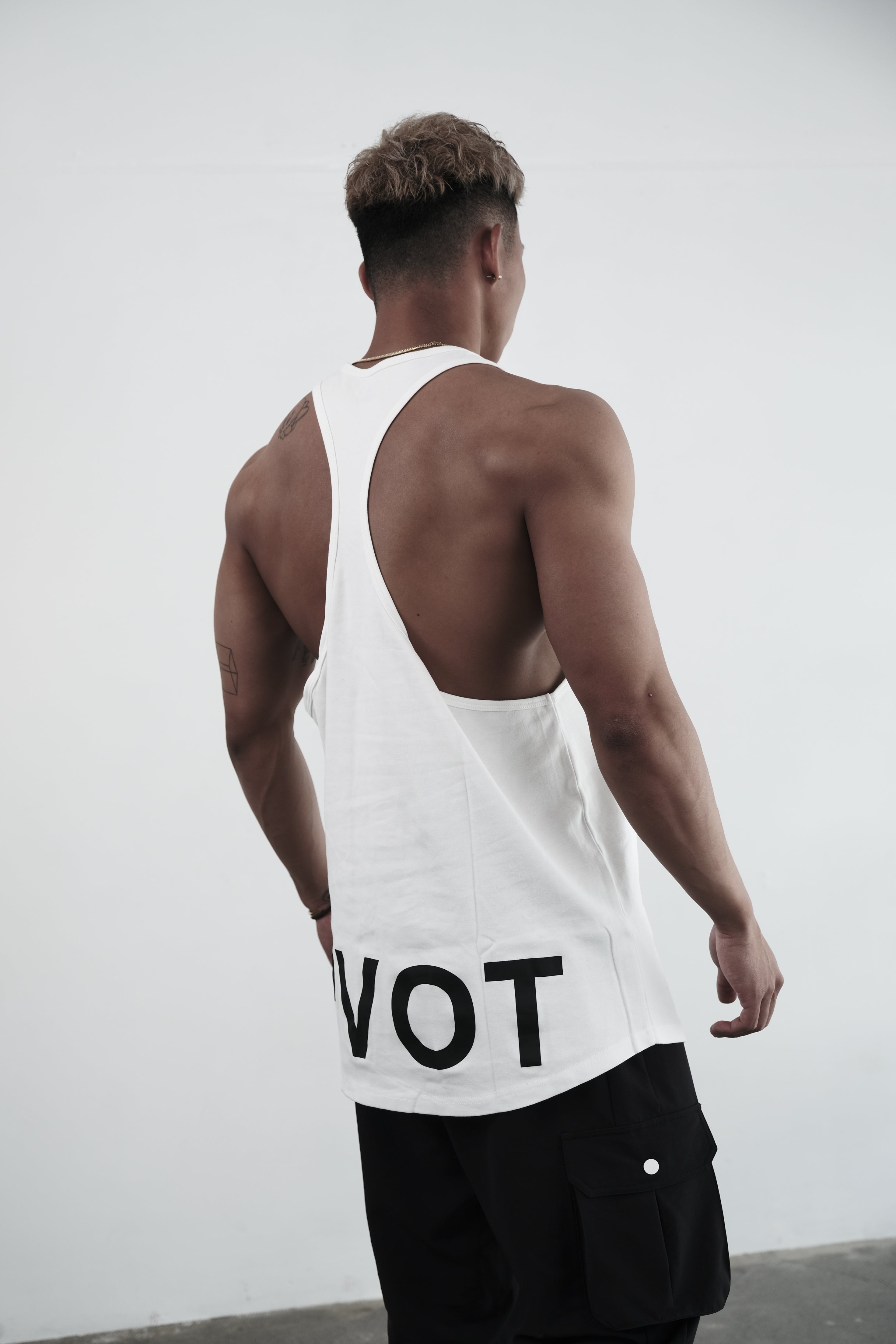 Pvot Athleisure Stringer (White)